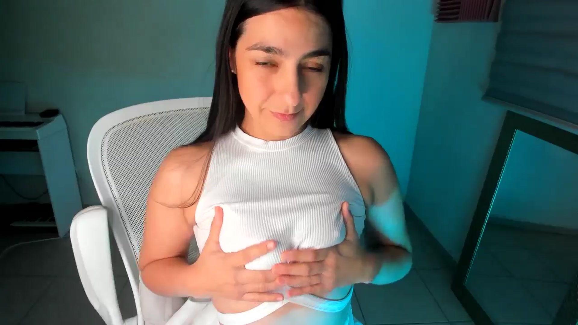 Gallery image thumbnail from anarossanna's myfreecams stream on, 01/09/2025, 06:22 image 12 of 20