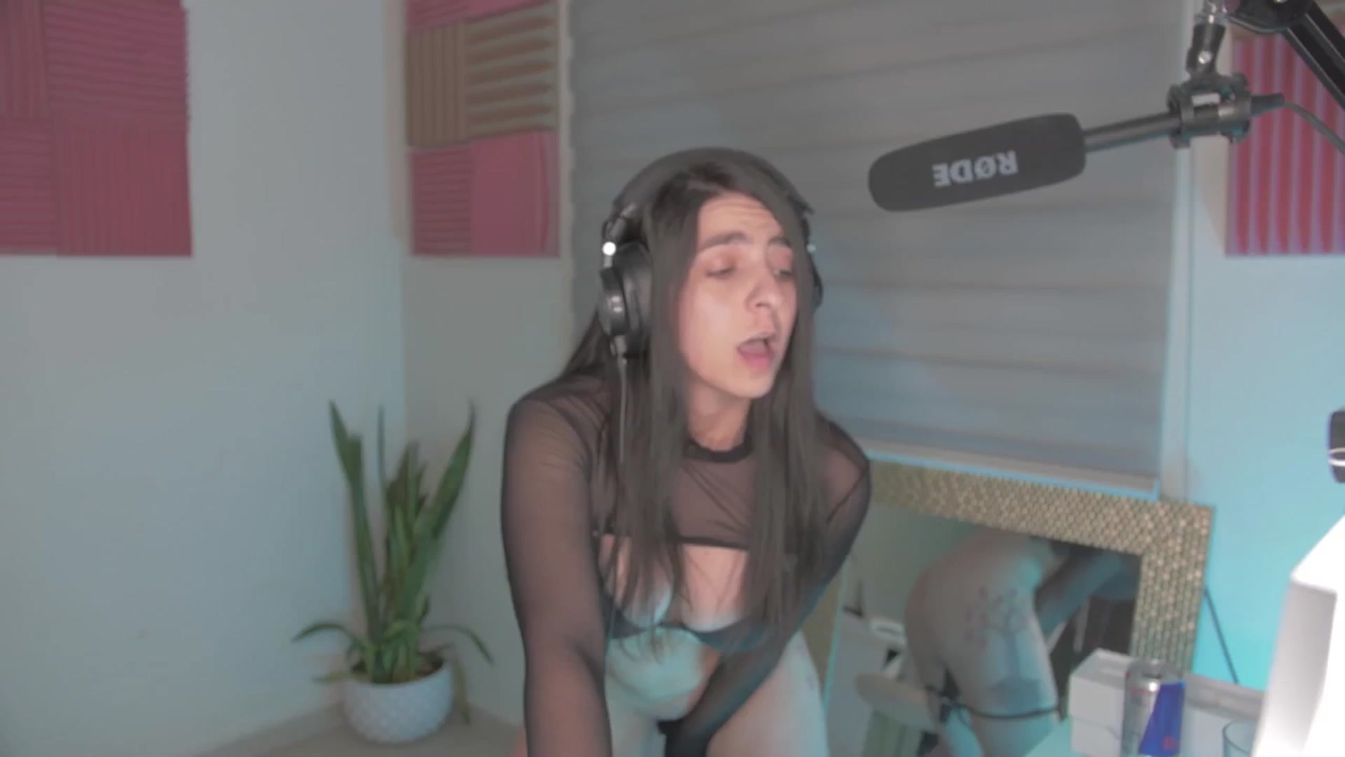 Gallery image thumbnail from anarossanna's myfreecams stream on, 01/12/2025, 05:16 image 4 of 20