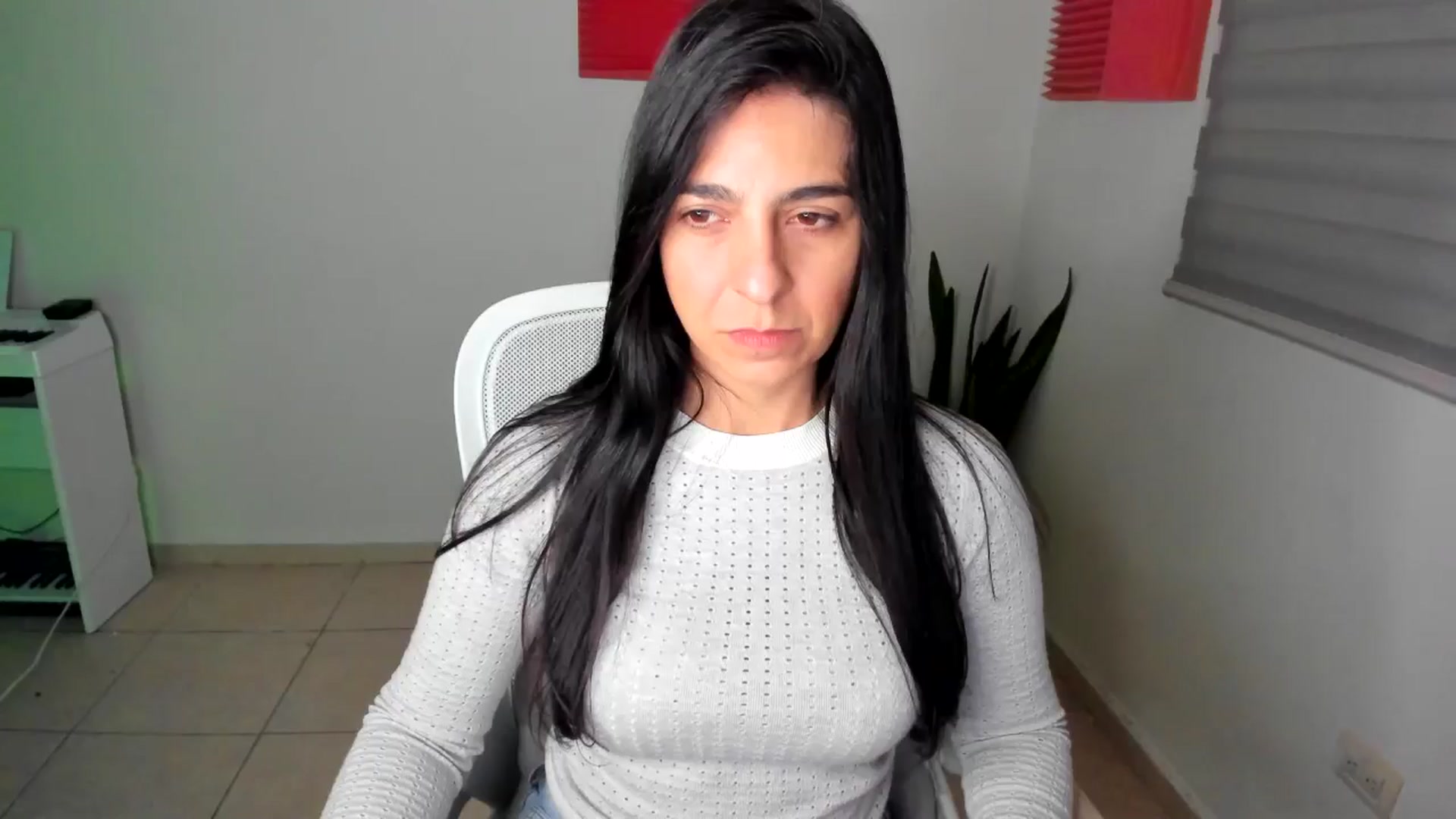 Gallery image thumbnail from anarossanna's myfreecams stream on, 01/16/2025, 05:36 image 1 of 20