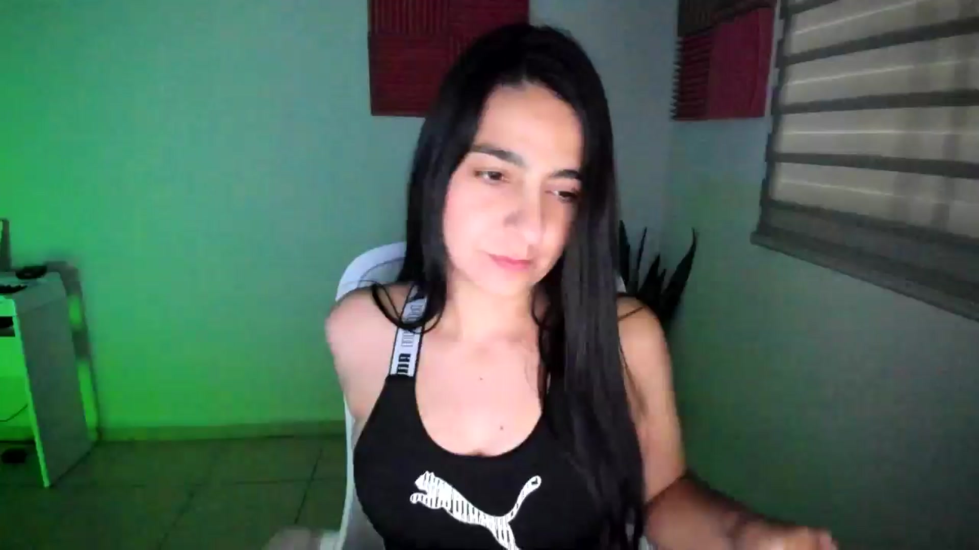 Gallery image thumbnail from anarossanna's myfreecams stream on, 01/25/2025, 06:53 image 14 of 20