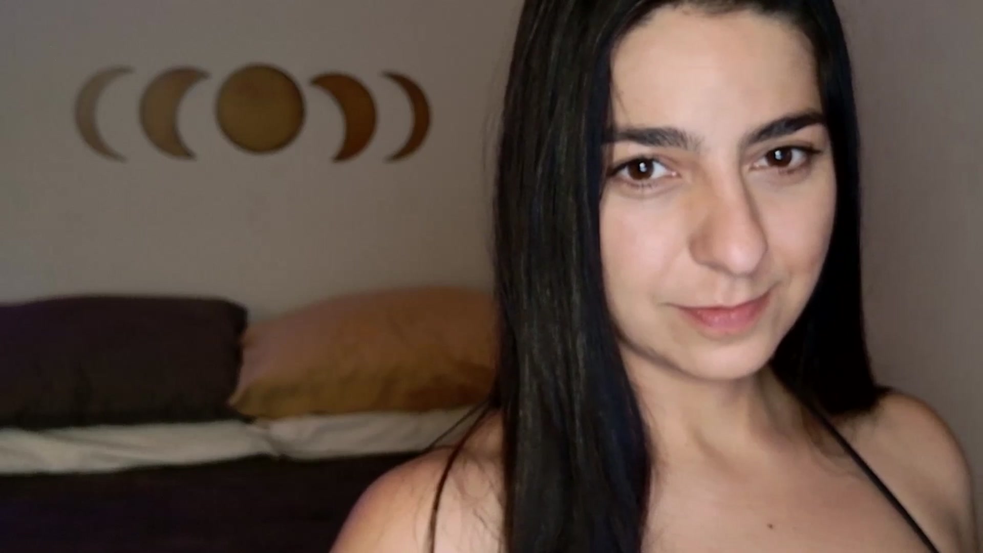 Gallery image thumbnail from anarossanna's myfreecams stream on, 03/10/2025, 03:58 image 3 of 20