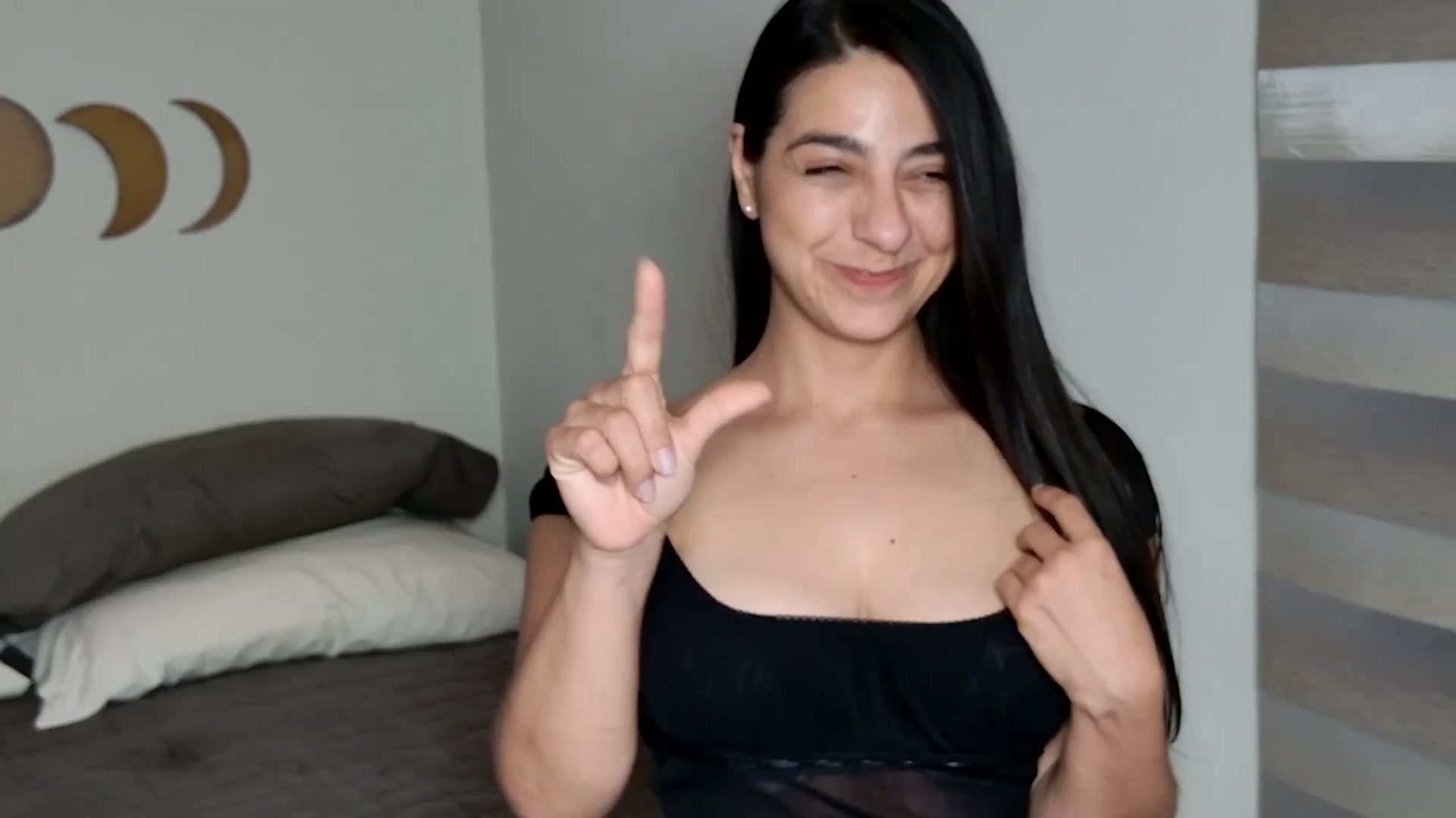 Gallery image thumbnail from anarossanna's myfreecams stream on, 04/01/2025, 03:57 image 8 of 20