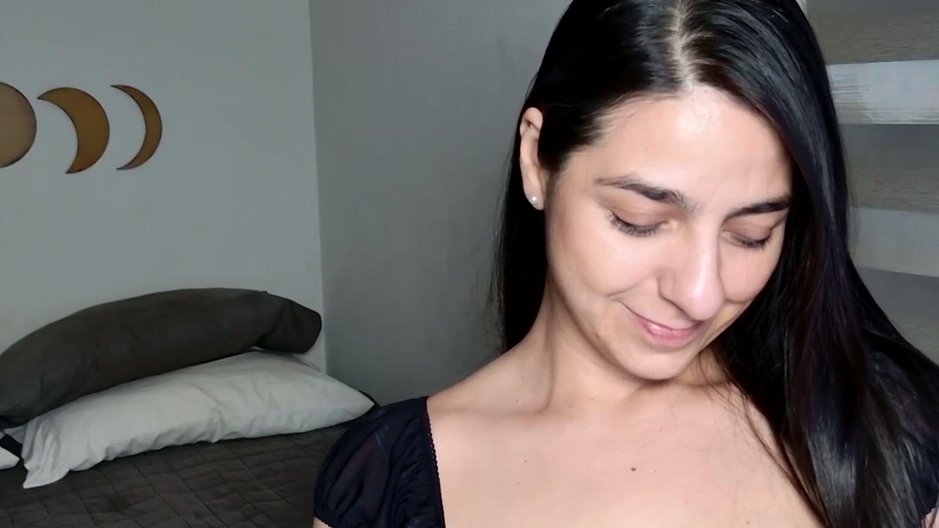 Gallery image thumbnail from anarossanna's myfreecams stream on, 04/01/2025, 03:57 image 11 of 20