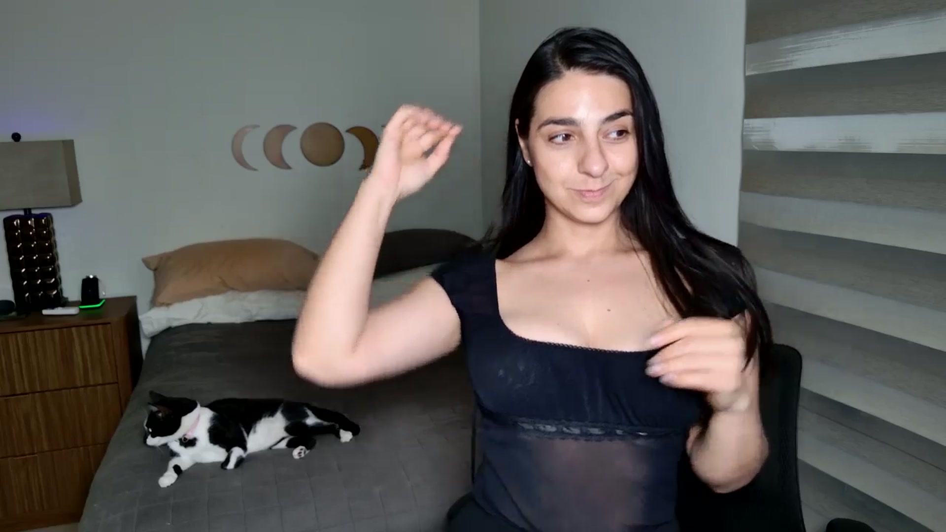 Gallery image thumbnail from anarossanna's myfreecams stream on, 04/01/2025, 04:19 image 15 of 20