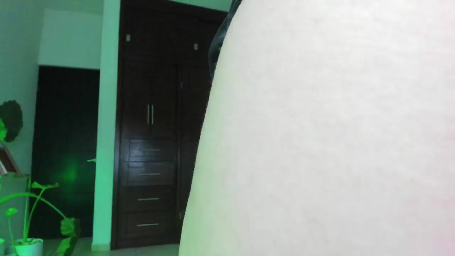 Gallery image thumbnail from anarossanna's myfreecams stream on, 04/27/2025, 04:39 image 15 of 20