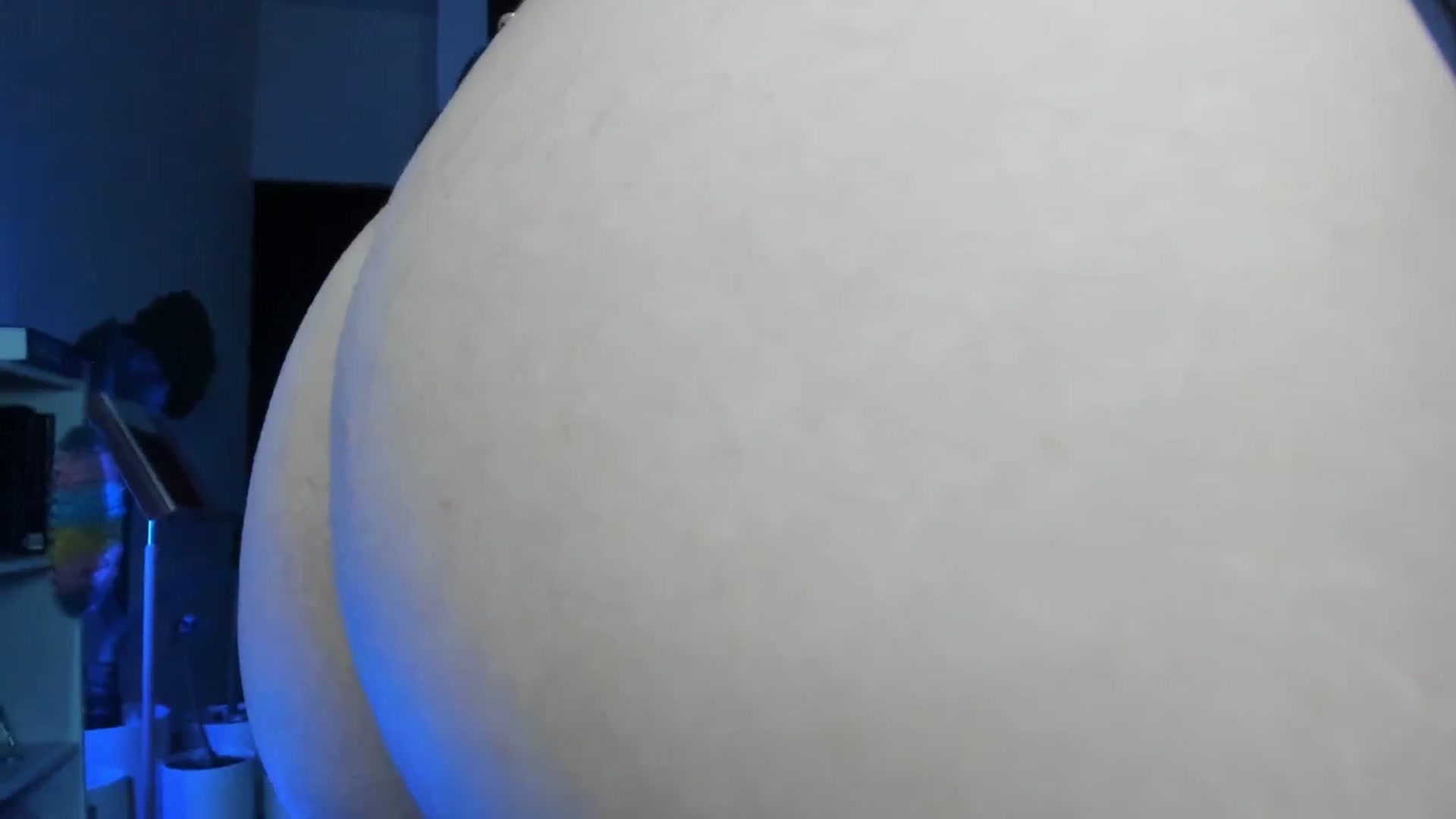 Gallery image thumbnail from anarossanna's myfreecams stream on, 04/27/2025, 05:25 image 20 of 20