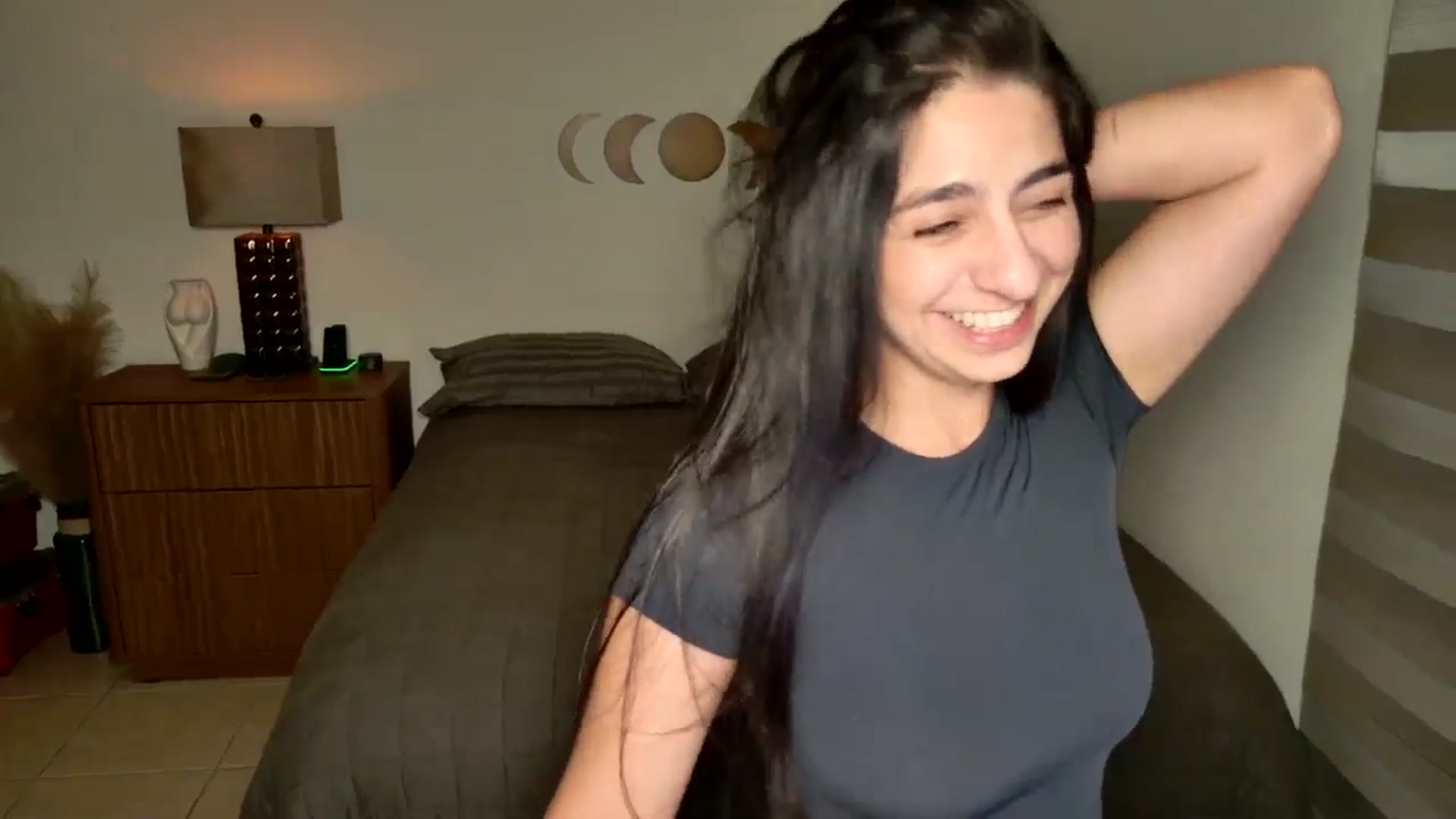 Gallery image thumbnail from anarossanna's myfreecams stream on, 05/03/2025, 06:19 image 5 of 20