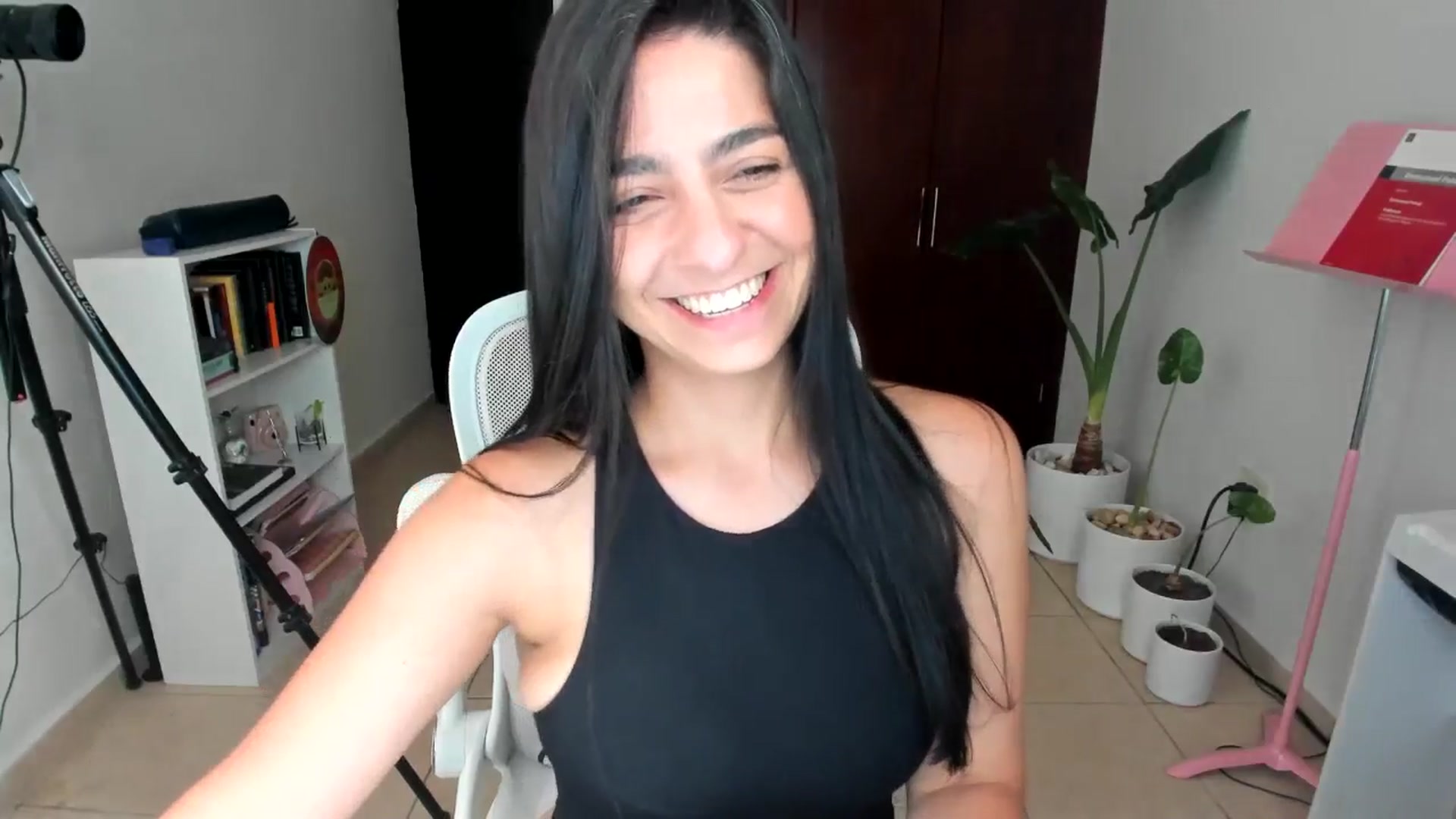 Gallery image thumbnail from anarossanna's myfreecams stream on, 05/09/2025, 02:20 image 13 of 20