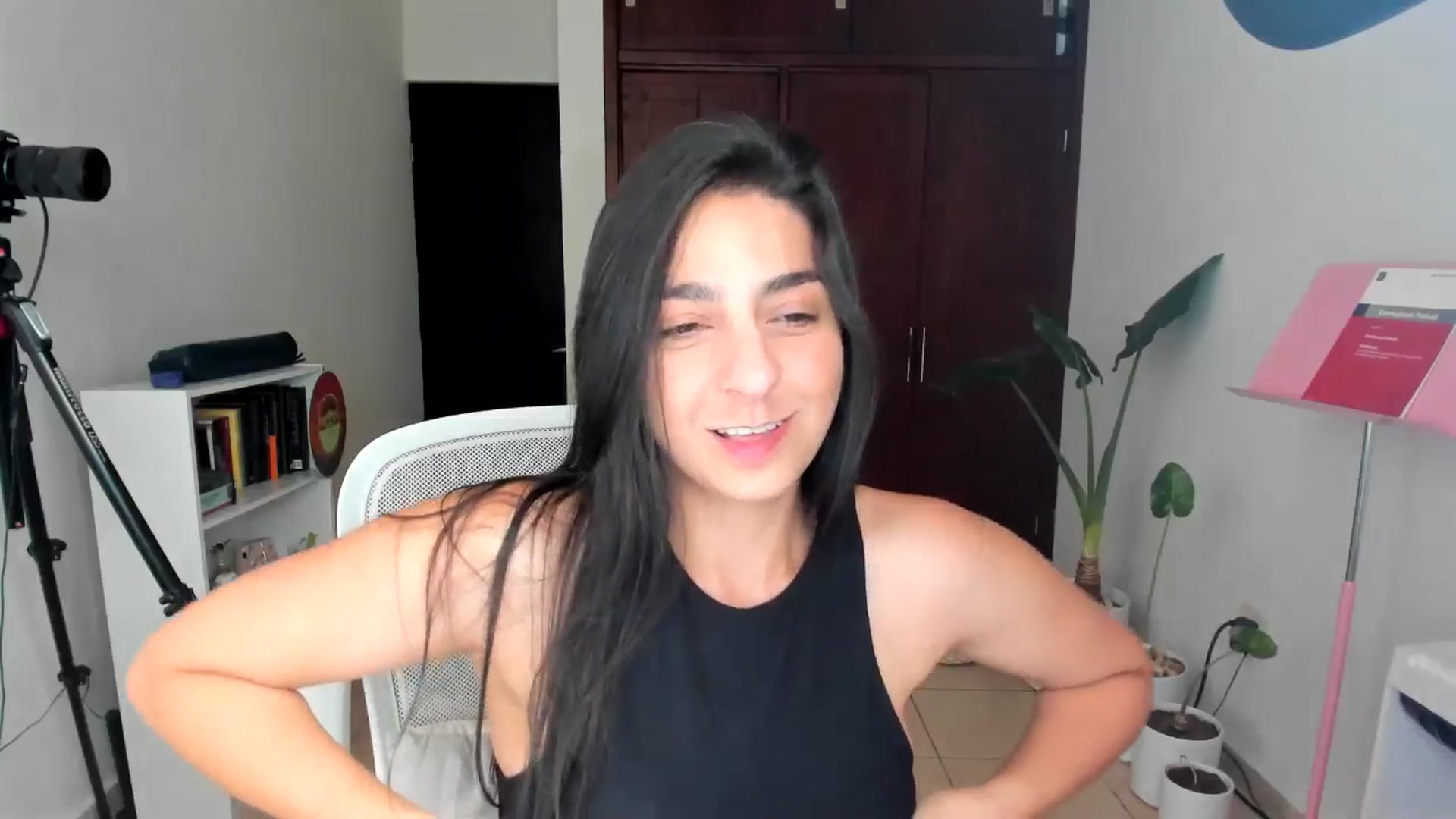 Gallery image thumbnail from anarossanna's myfreecams stream on, 05/09/2025, 02:20 image 15 of 20