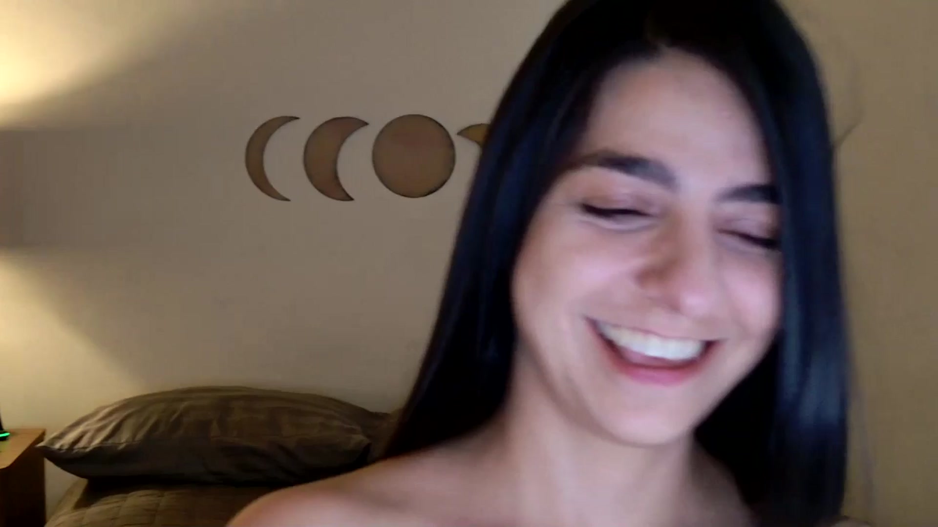 Gallery image thumbnail from anarossanna's myfreecams stream on, 05/24/2025, 23:10 image 19 of 20