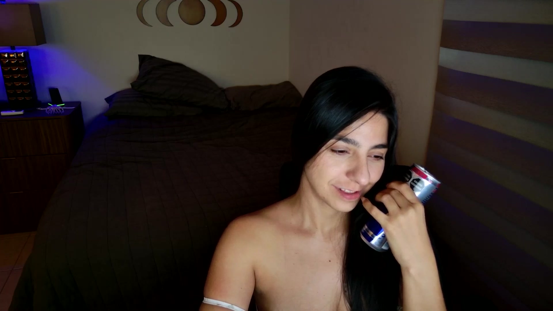 Gallery image thumbnail from anarossanna's myfreecams stream on, 06/01/2025, 03:29 image 5 of 20