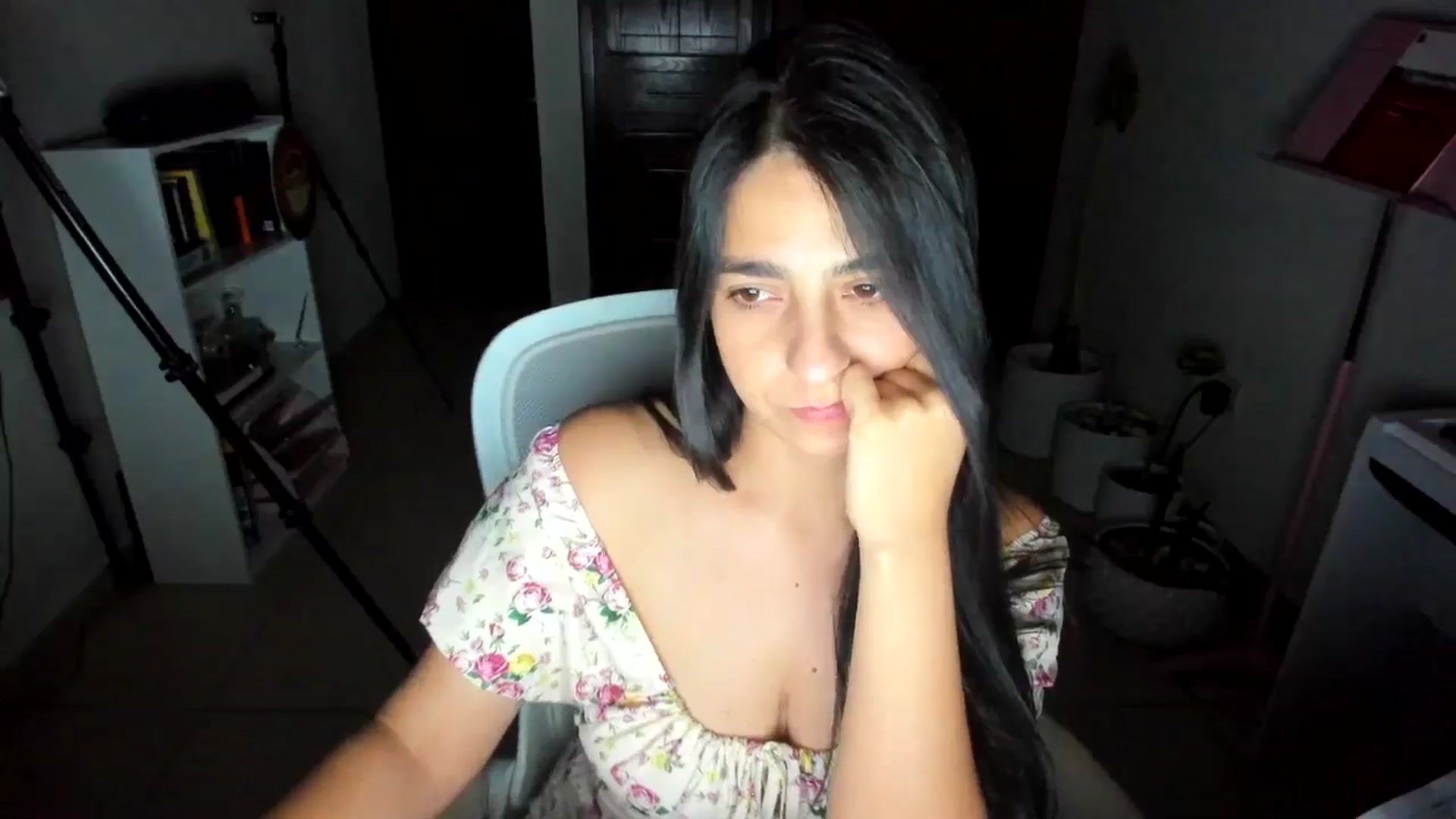 Gallery image thumbnail from anarossanna's myfreecams stream on, 06/12/2025, 04:41 image 8 of 20