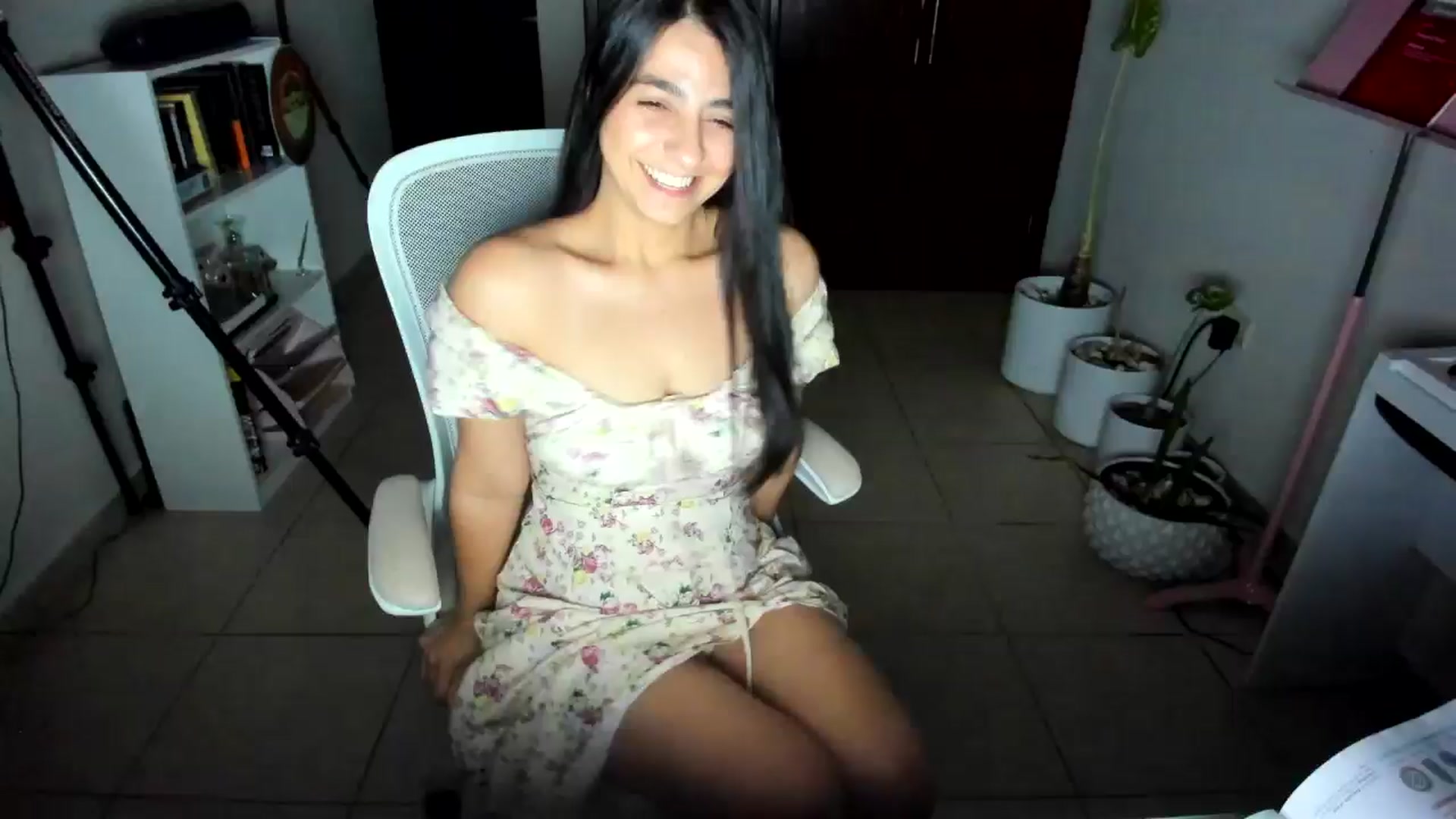 Gallery image thumbnail from anarossanna's myfreecams stream on, 06/12/2025, 04:41 image 14 of 20
