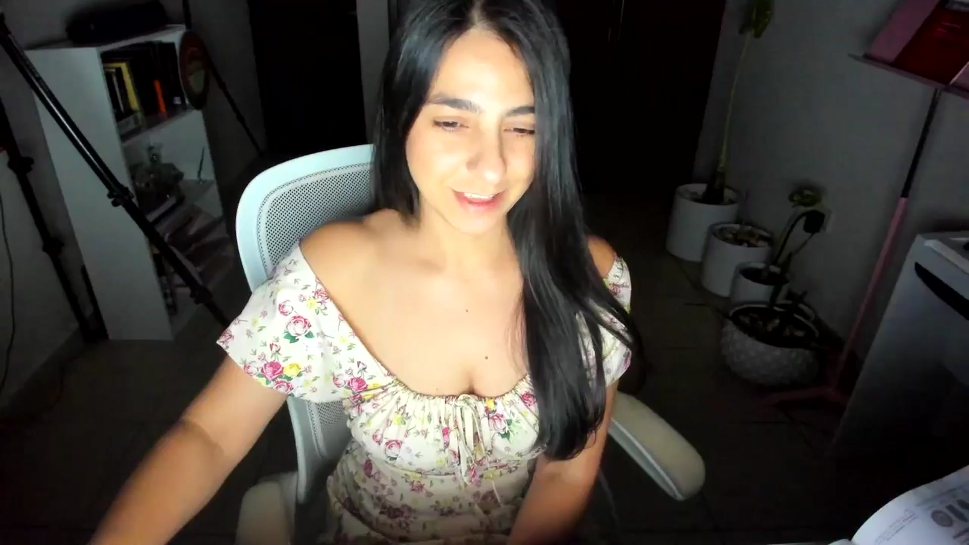 Gallery image thumbnail from anarossanna's myfreecams stream on, 06/12/2025, 04:41 image 17 of 20