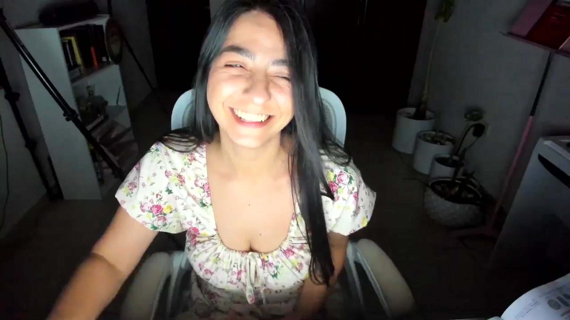 Gallery image thumbnail from anarossanna's myfreecams stream on, 06/12/2025, 04:41 image 18 of 20