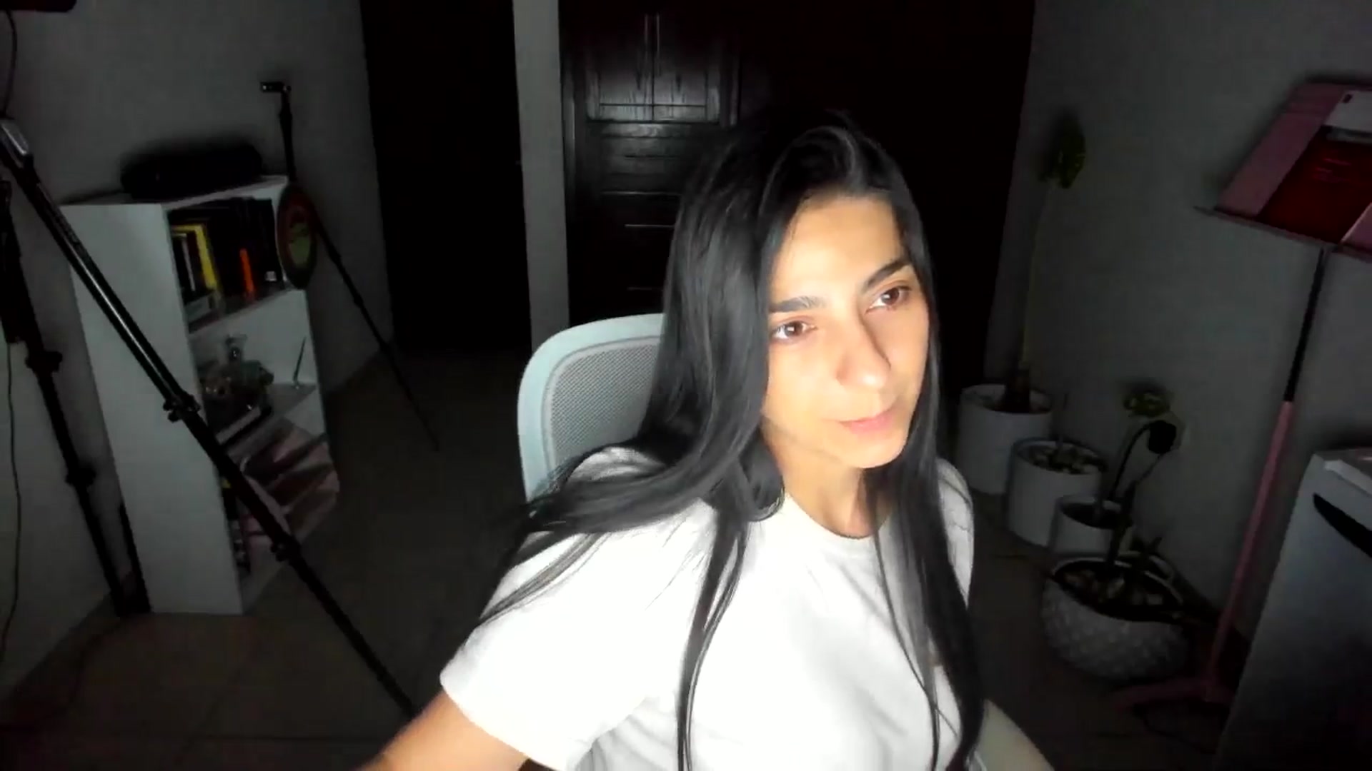 Gallery image thumbnail from anarossanna's myfreecams stream on, 06/15/2025, 04:41 image 7 of 20