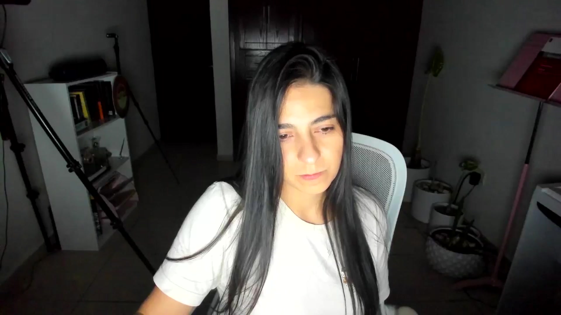 Gallery image thumbnail from anarossanna's myfreecams stream on, 06/15/2025, 04:41 image 9 of 20