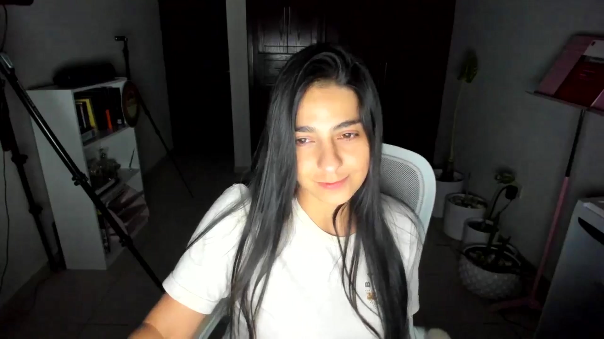 Gallery image thumbnail from anarossanna's myfreecams stream on, 06/15/2025, 04:41 image 5 of 20