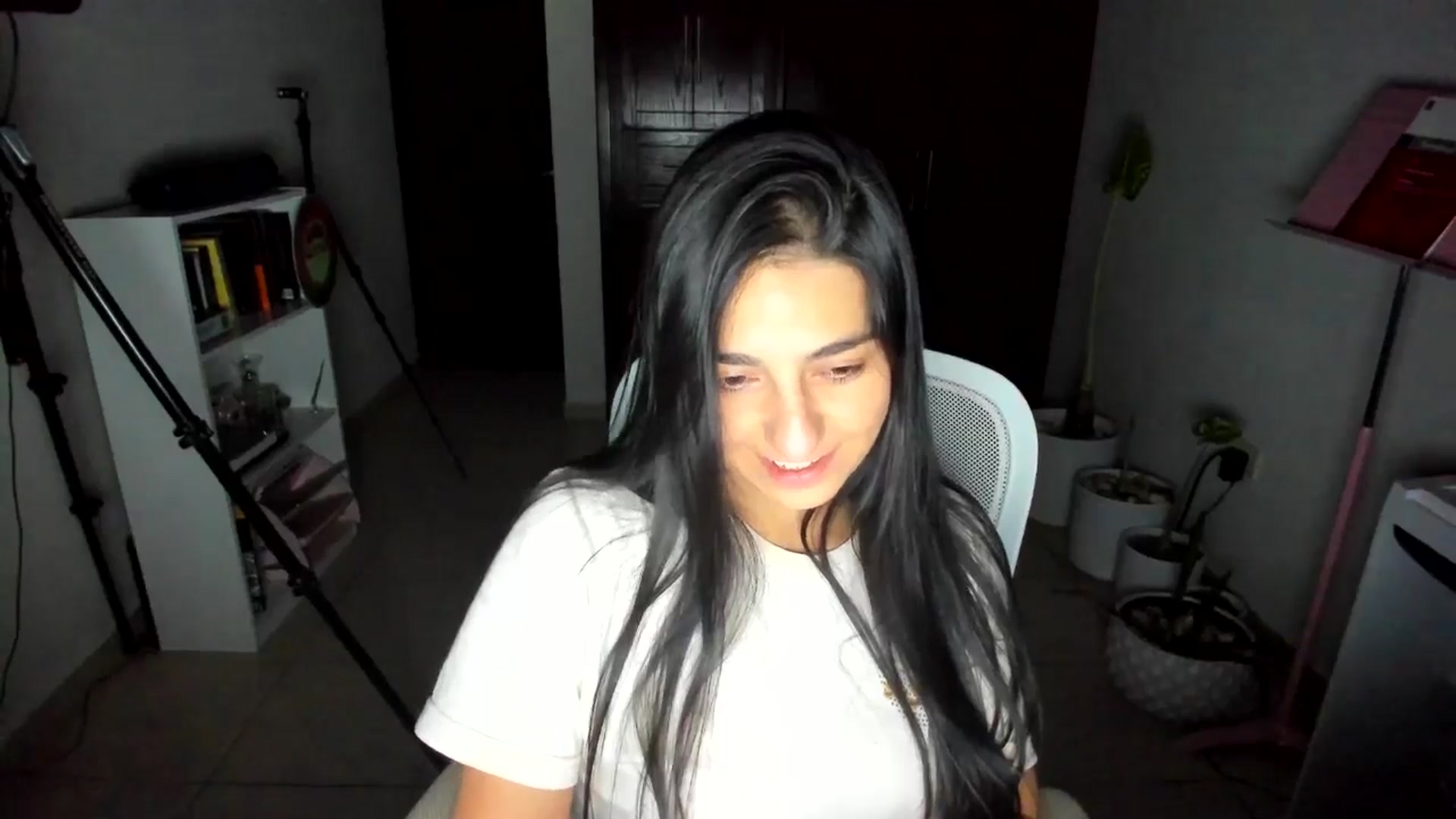 Gallery image thumbnail from anarossanna's myfreecams stream on, 06/15/2025, 04:41 image 2 of 20