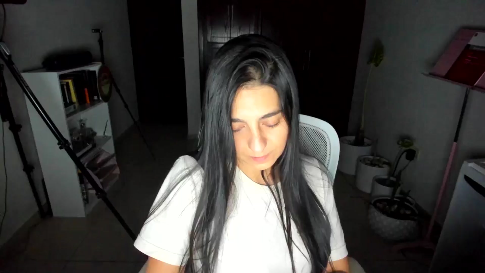 Gallery image thumbnail from anarossanna's myfreecams stream on, 06/15/2025, 04:41 image 6 of 20
