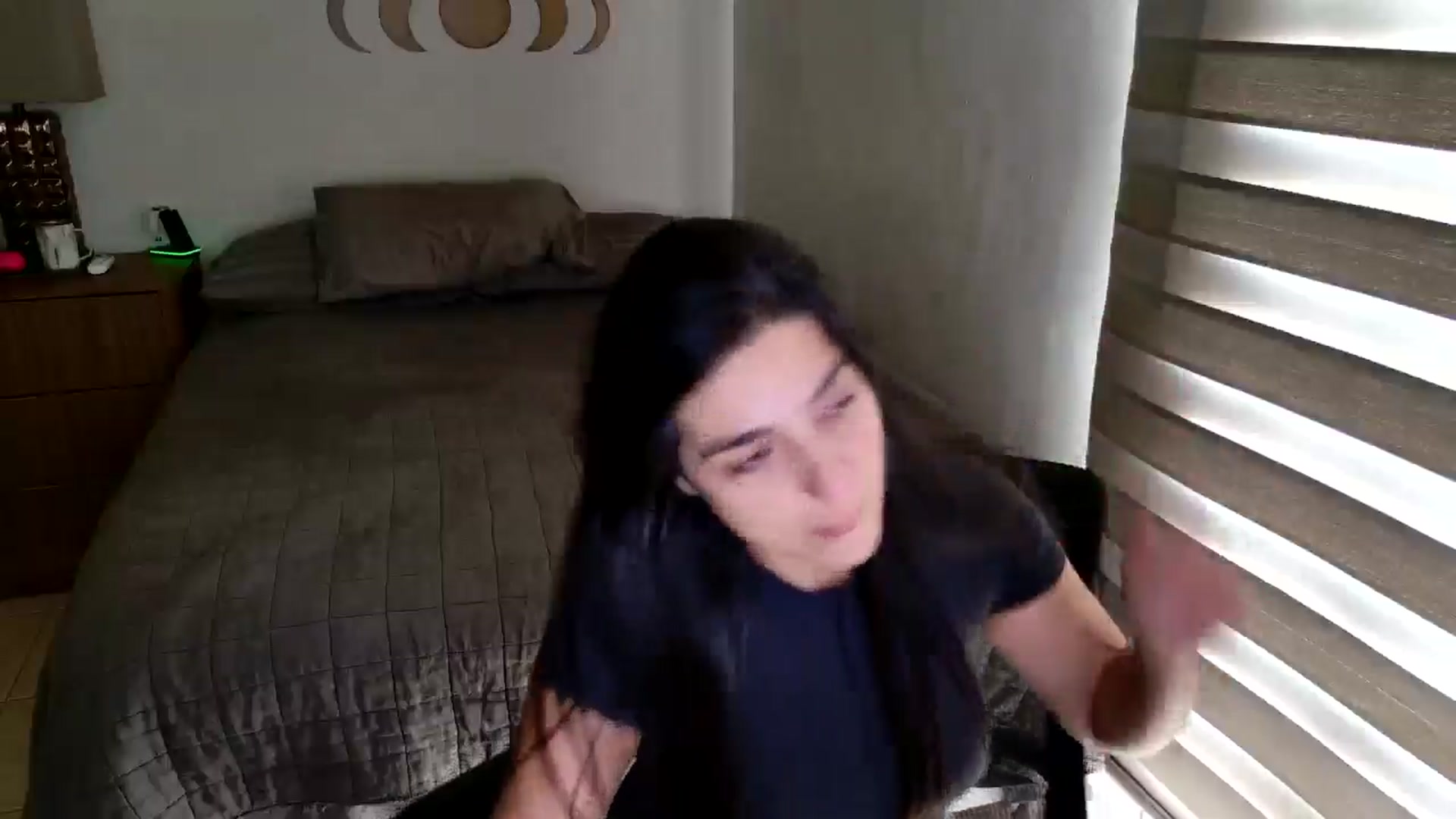 Gallery image thumbnail from anarossanna's myfreecams stream on, 06/18/2025, 18:09 image 12 of 20