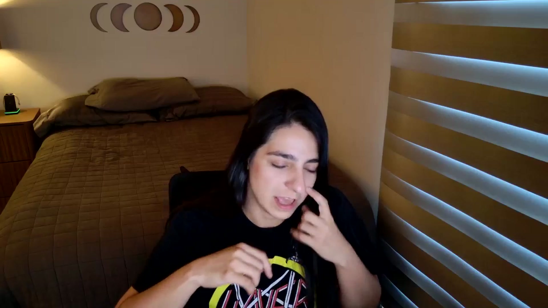 Gallery image thumbnail from anarossanna's myfreecams stream on, 06/25/2025, 01:31 image 3 of 20