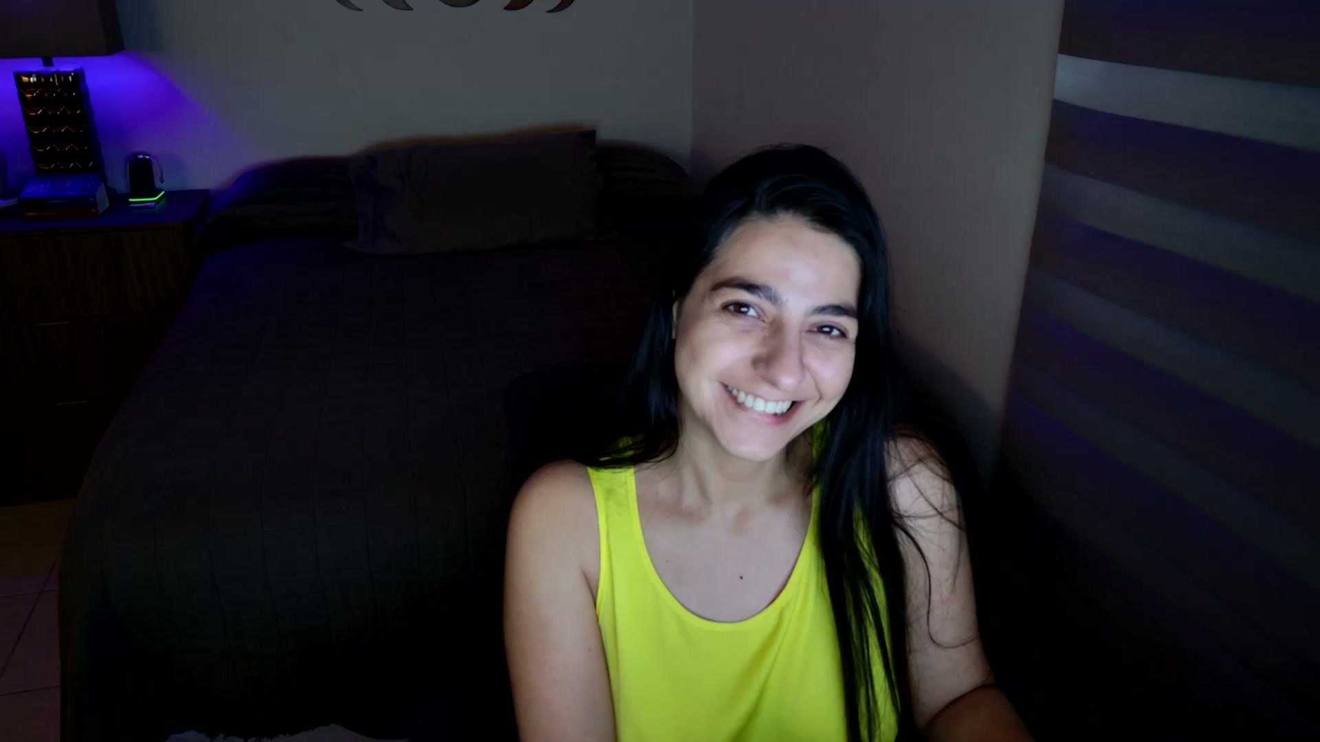 Gallery image thumbnail from anarossanna's myfreecams stream on, 06/26/2025, 03:15 image 13 of 20