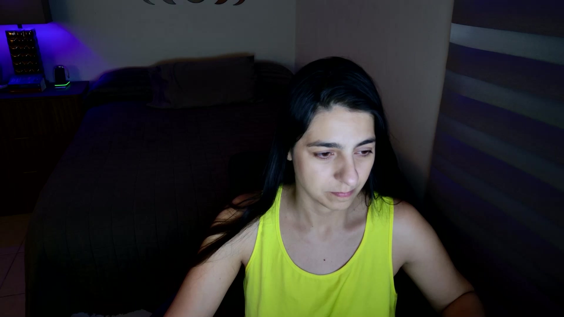 Gallery image thumbnail from anarossanna's myfreecams stream on, 06/26/2025, 03:15 image 6 of 20