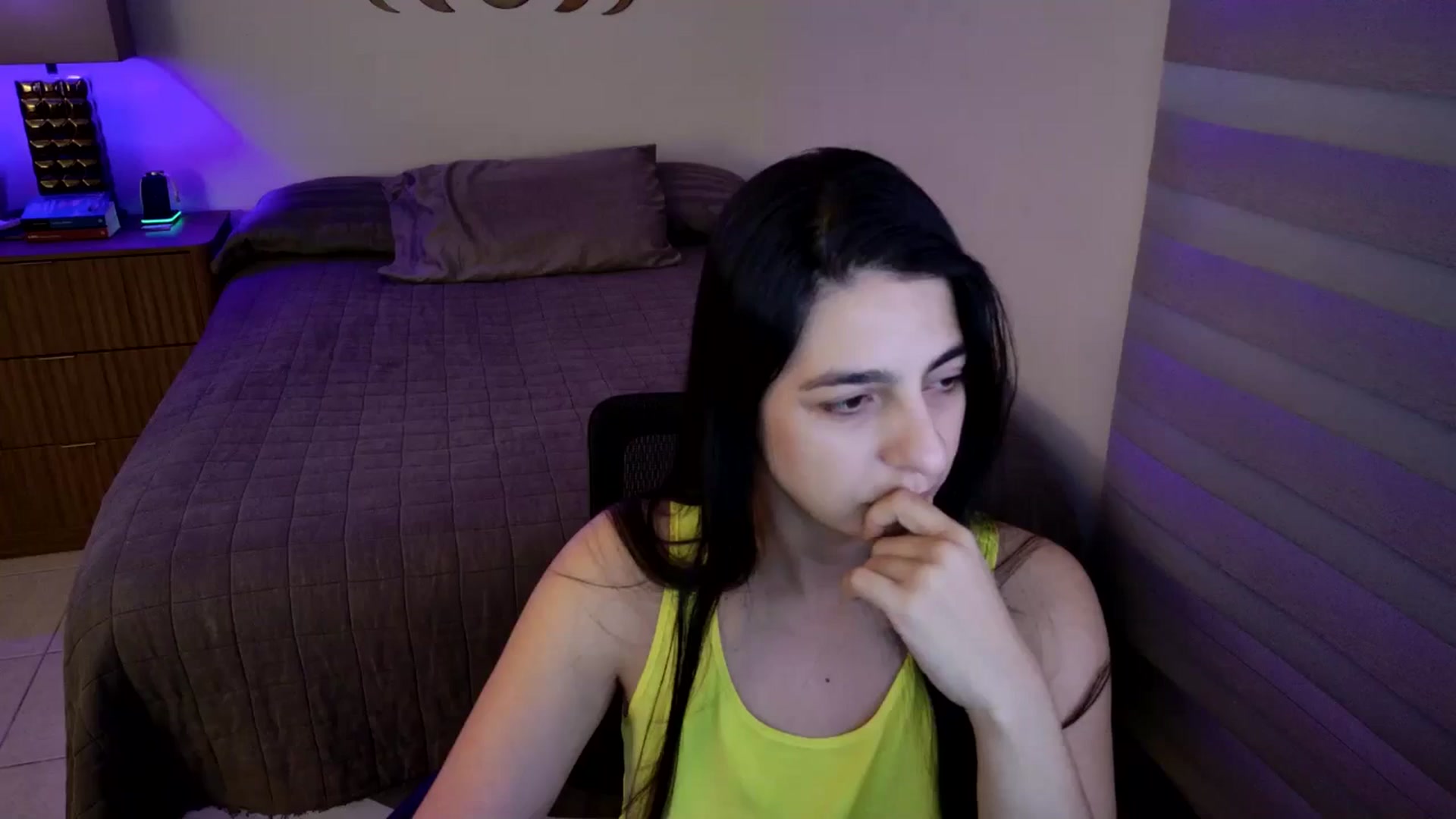 Gallery image thumbnail from anarossanna's myfreecams stream on, 06/26/2025, 03:15 image 3 of 20