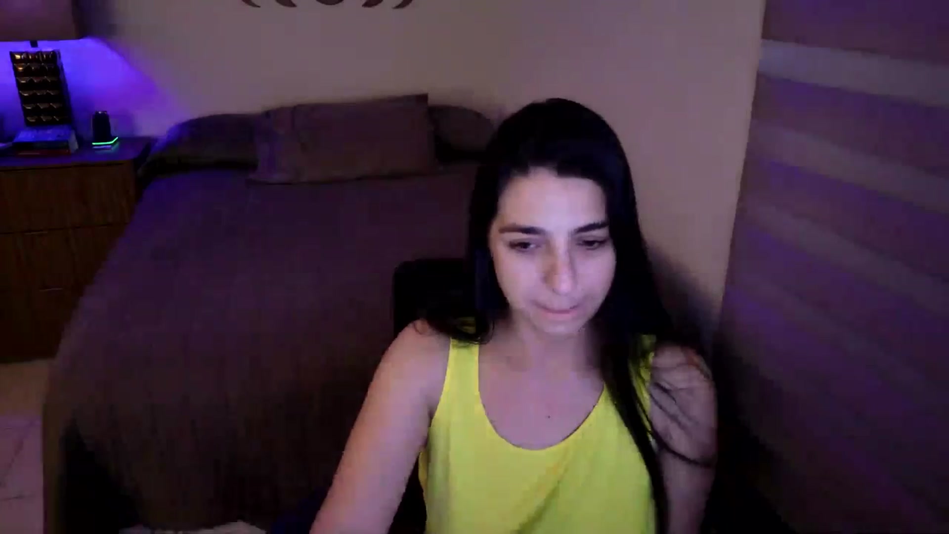 Gallery image thumbnail from anarossanna's myfreecams stream on, 06/26/2025, 03:15 image 18 of 20