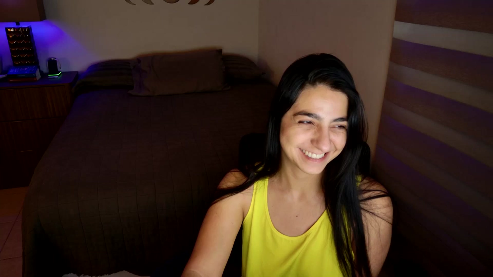 Gallery image thumbnail from anarossanna's myfreecams stream on, 06/26/2025, 03:15 image 1 of 20