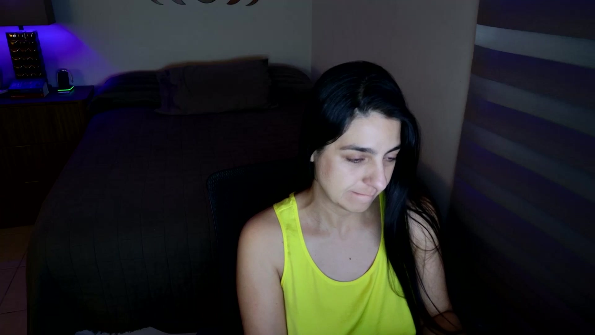 Gallery image thumbnail from anarossanna's myfreecams stream on, 06/26/2025, 03:15 image 8 of 20