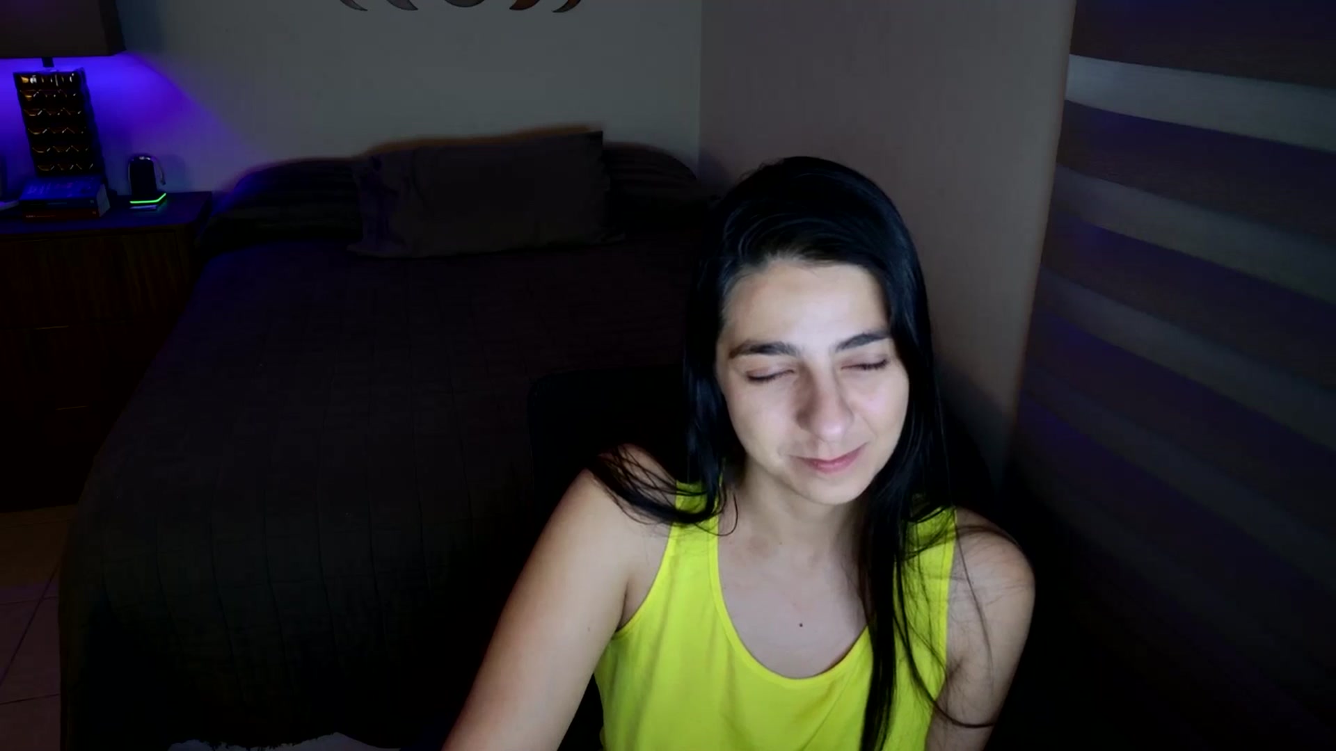 Gallery image thumbnail from anarossanna's myfreecams stream on, 06/26/2025, 03:15 image 20 of 20