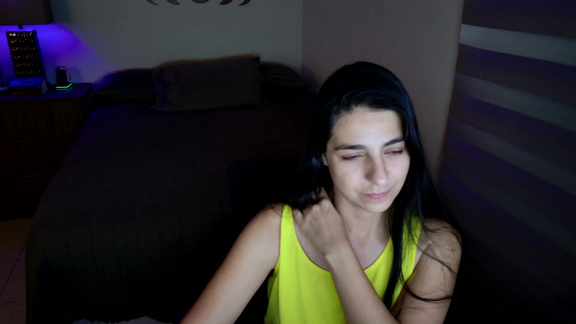 Gallery image thumbnail from anarossanna's myfreecams stream on, 06/26/2025, 03:15 image 17 of 20