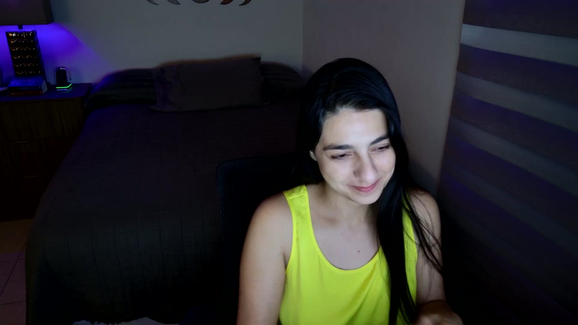 Gallery image thumbnail from anarossanna's myfreecams stream on, 06/26/2025, 03:15 image 9 of 20
