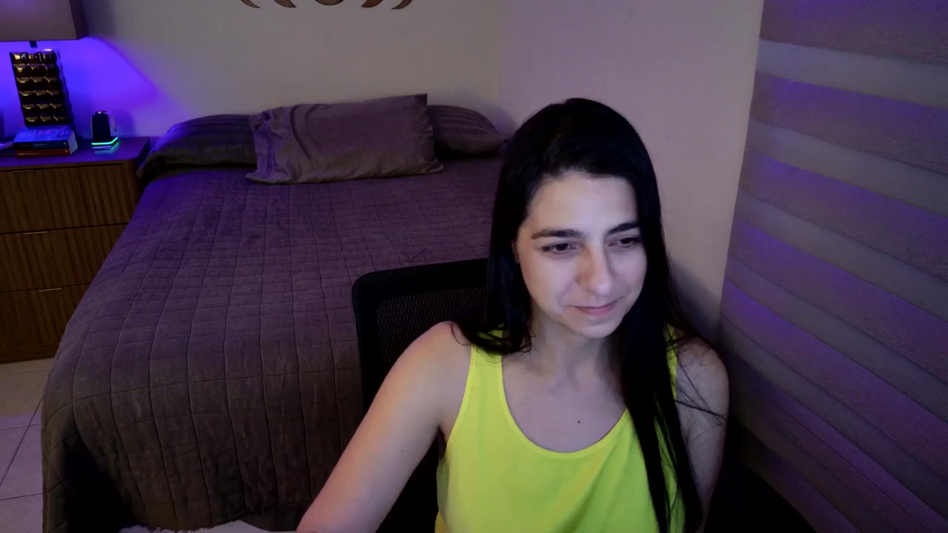 Gallery image thumbnail from anarossanna's myfreecams stream on, 06/26/2025, 03:15 image 16 of 20