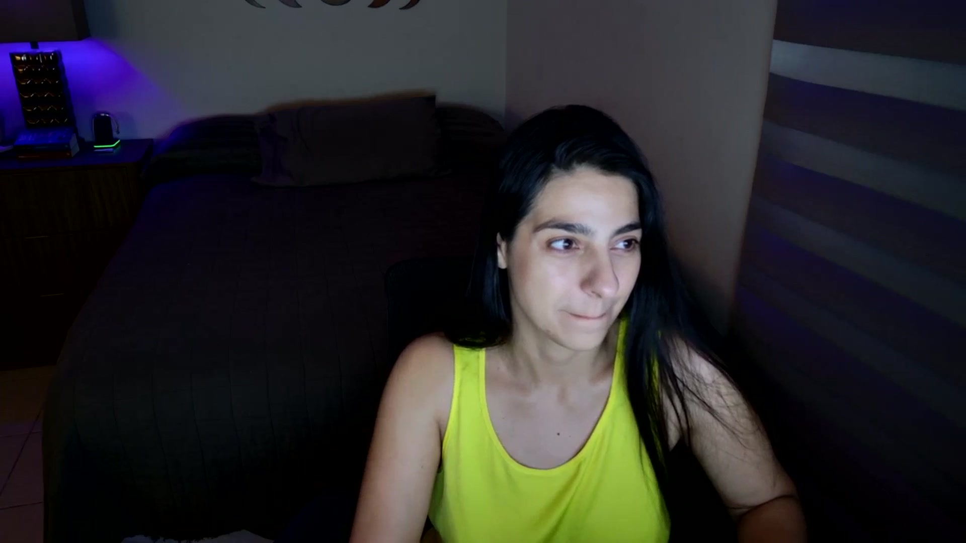Gallery image thumbnail from anarossanna's myfreecams stream on, 06/26/2025, 03:15 image 12 of 20