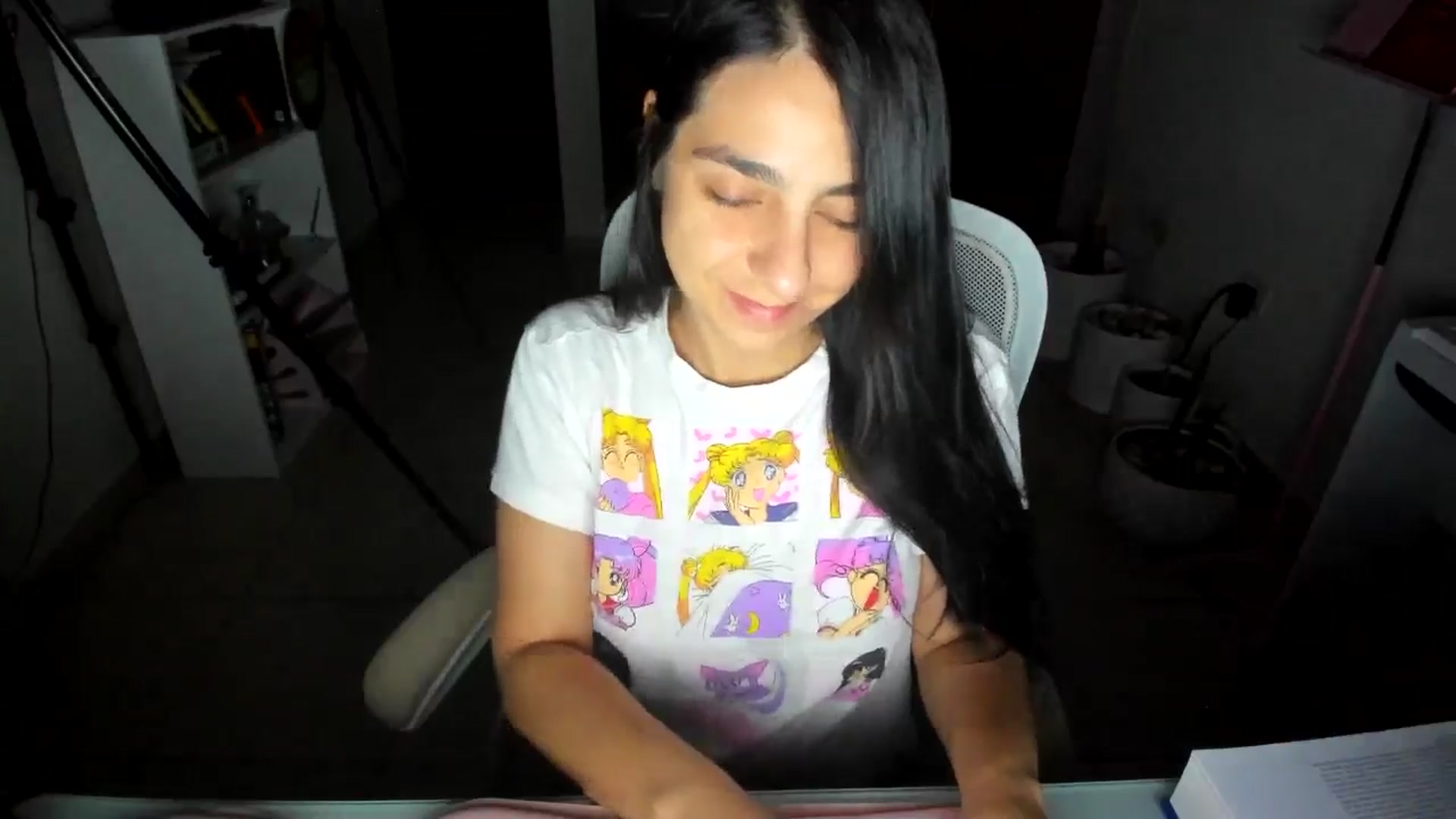 Gallery image thumbnail from anarossanna's myfreecams stream on, 06/30/2025, 02:43 image 6 of 20