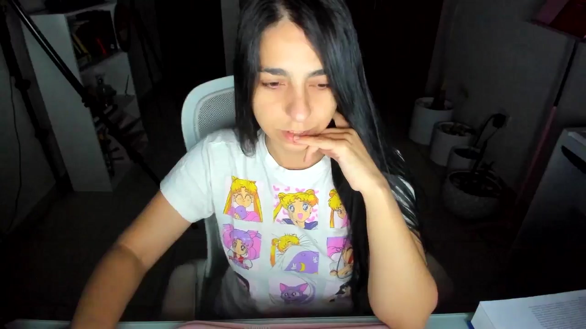 Gallery image thumbnail from anarossanna's myfreecams stream on, 06/30/2025, 02:43 image 5 of 20