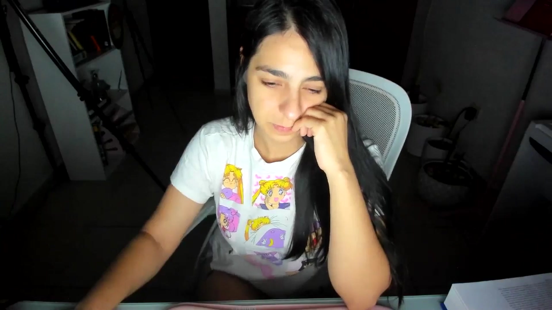 Gallery image thumbnail from anarossanna's myfreecams stream on, 06/30/2025, 02:43 image 12 of 20