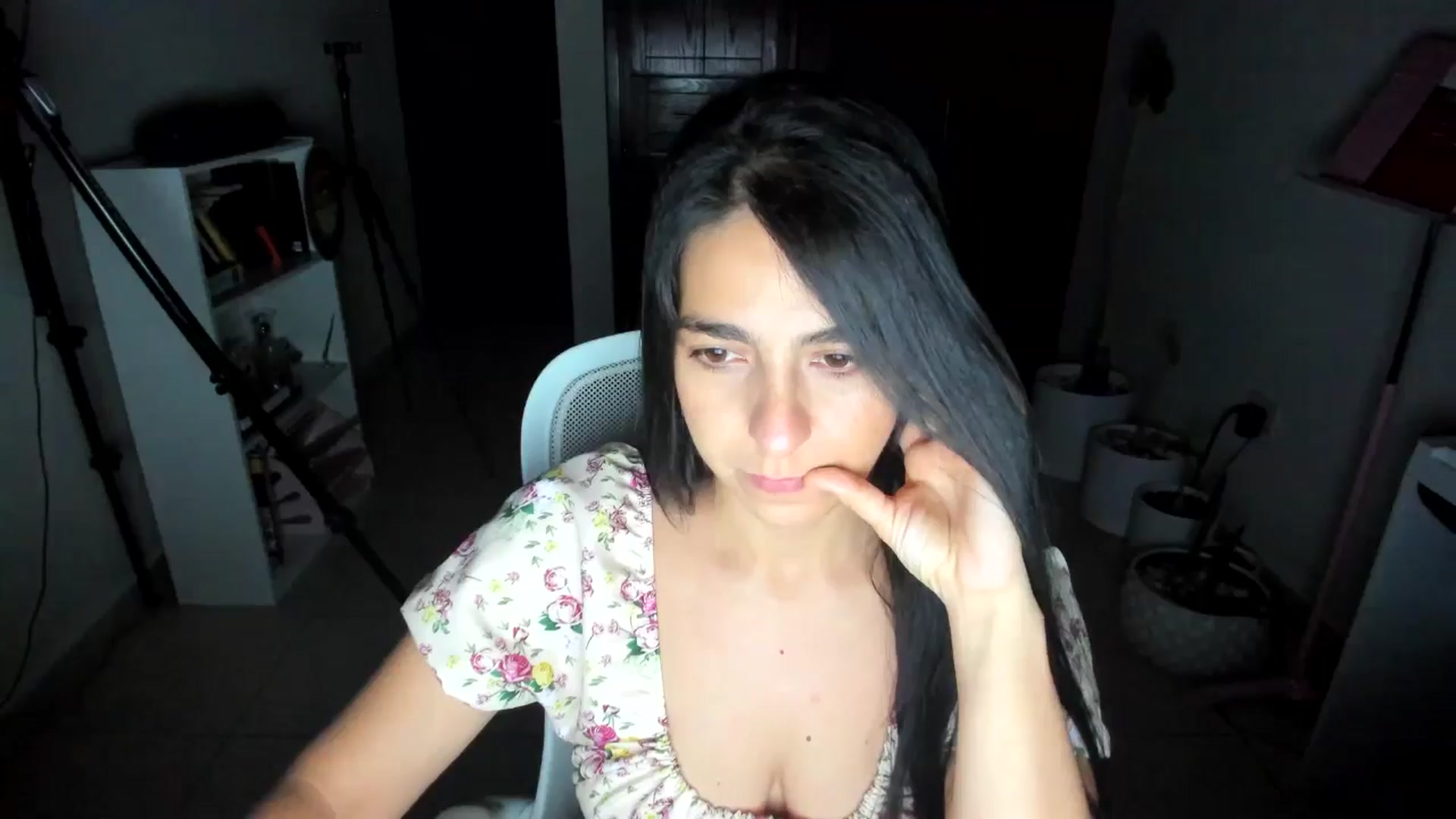 Gallery image thumbnail from anarossanna's myfreecams stream on, 07/03/2025, 03:29 image 2 of 20