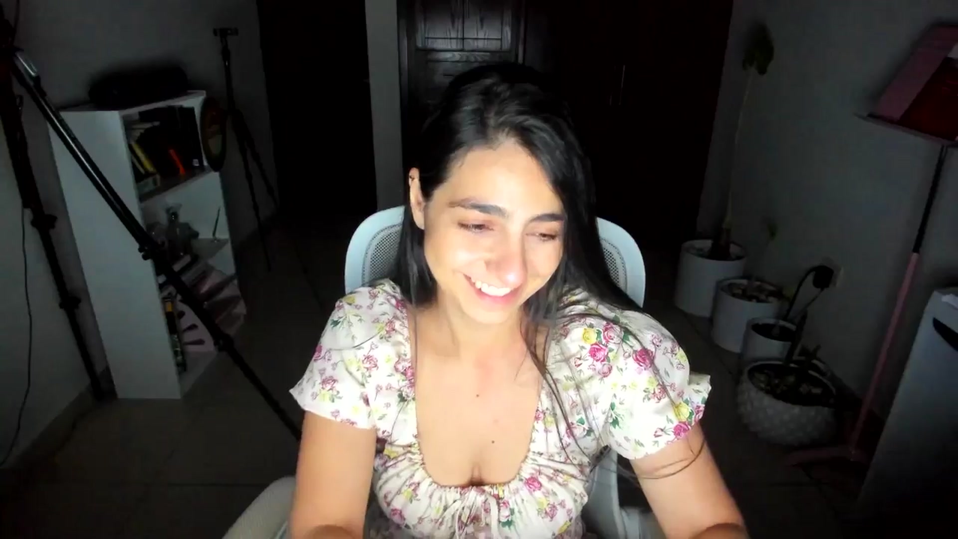 Gallery image thumbnail from anarossanna's myfreecams stream on, 07/03/2025, 03:29 image 5 of 20