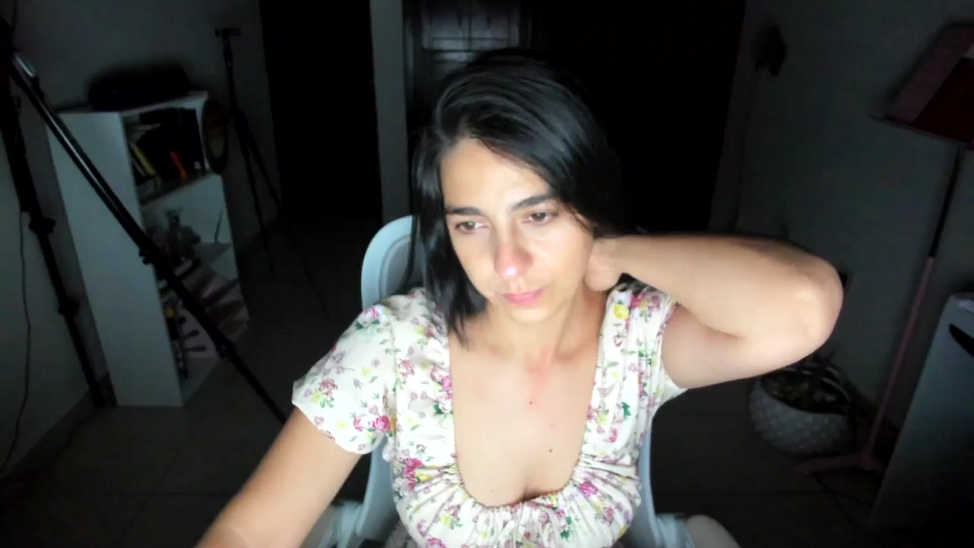 Gallery image thumbnail from anarossanna's myfreecams stream on, 07/03/2025, 03:29 image 4 of 20