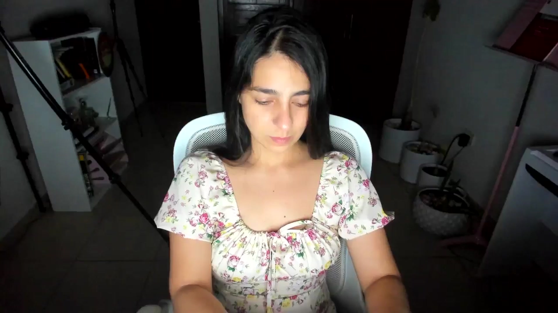 Gallery image thumbnail from anarossanna's myfreecams stream on, 07/04/2025, 03:38 image 8 of 20