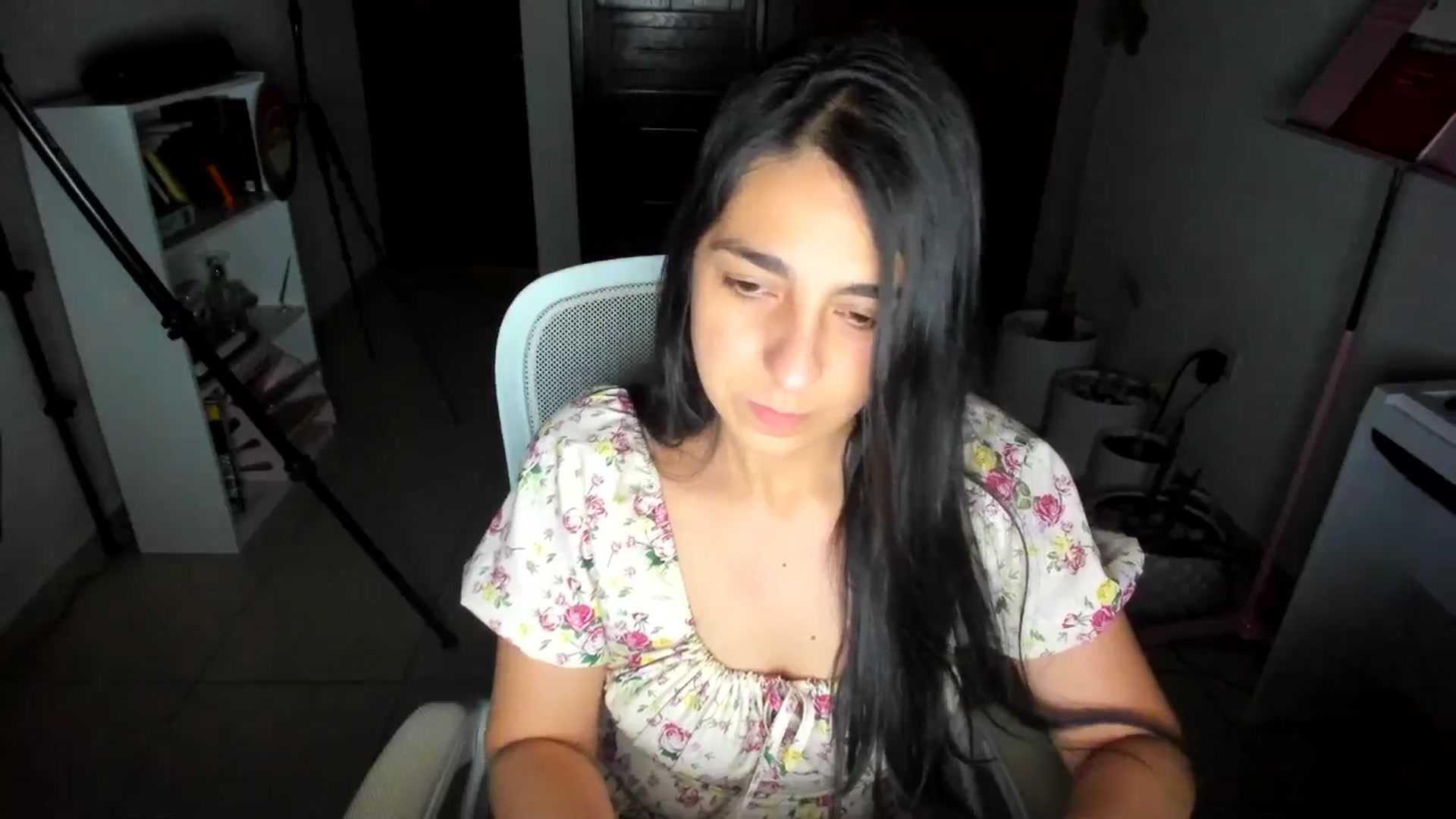 Gallery image thumbnail from anarossanna's myfreecams stream on, 07/04/2025, 03:38 image 11 of 20