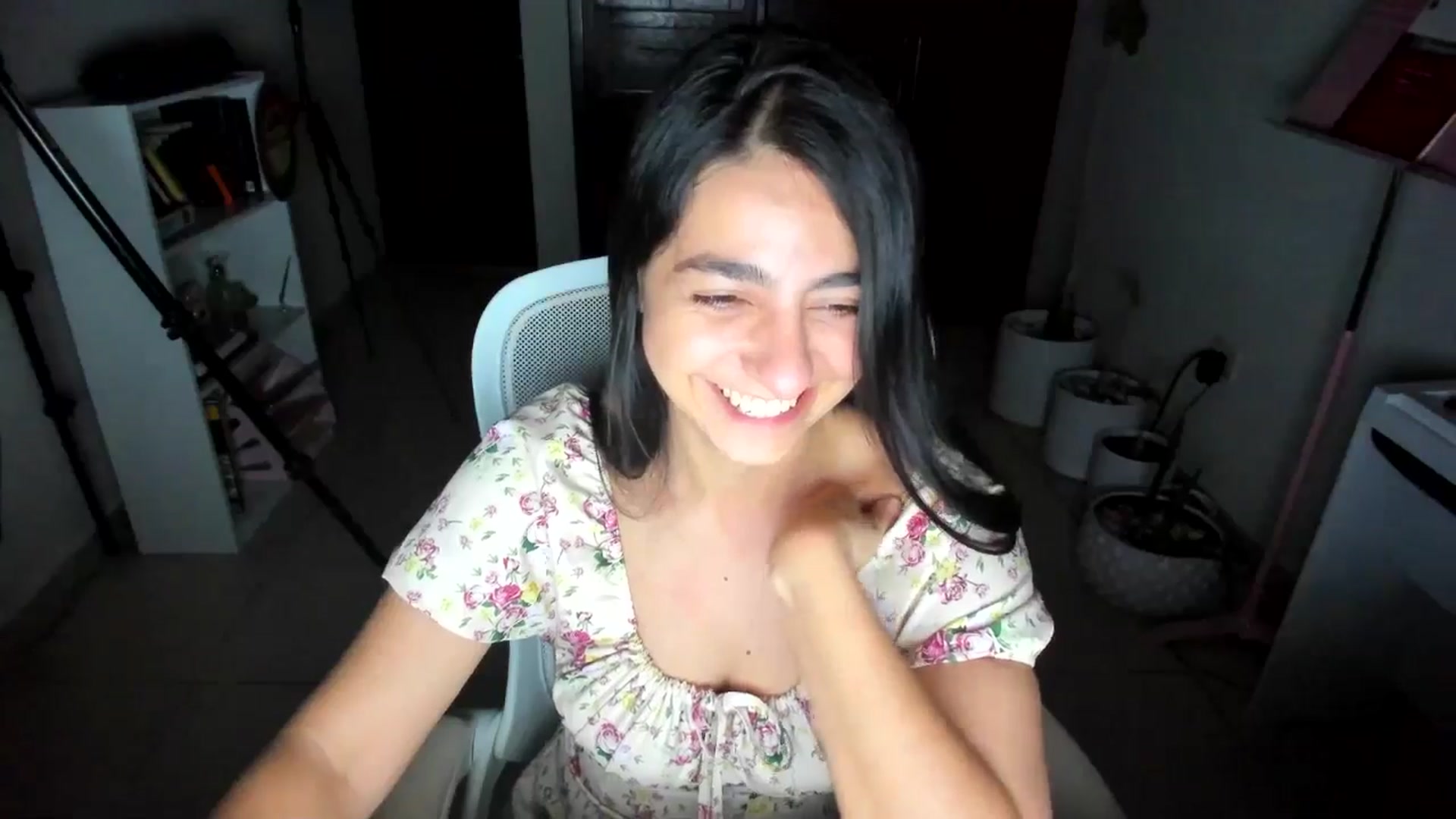Gallery image thumbnail from anarossanna's myfreecams stream on, 07/04/2025, 03:38 image 17 of 20