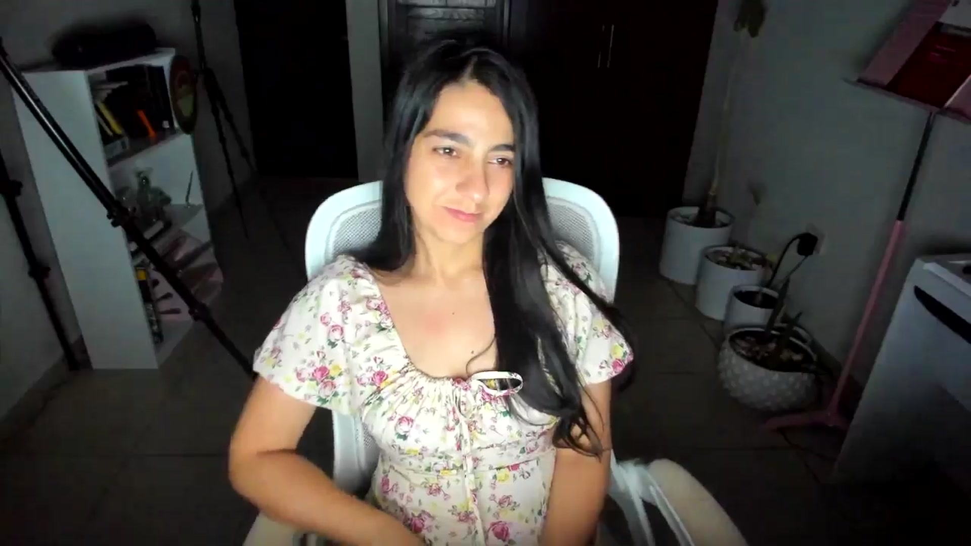 Gallery image thumbnail from anarossanna's myfreecams stream on, 07/04/2025, 03:38 image 14 of 20