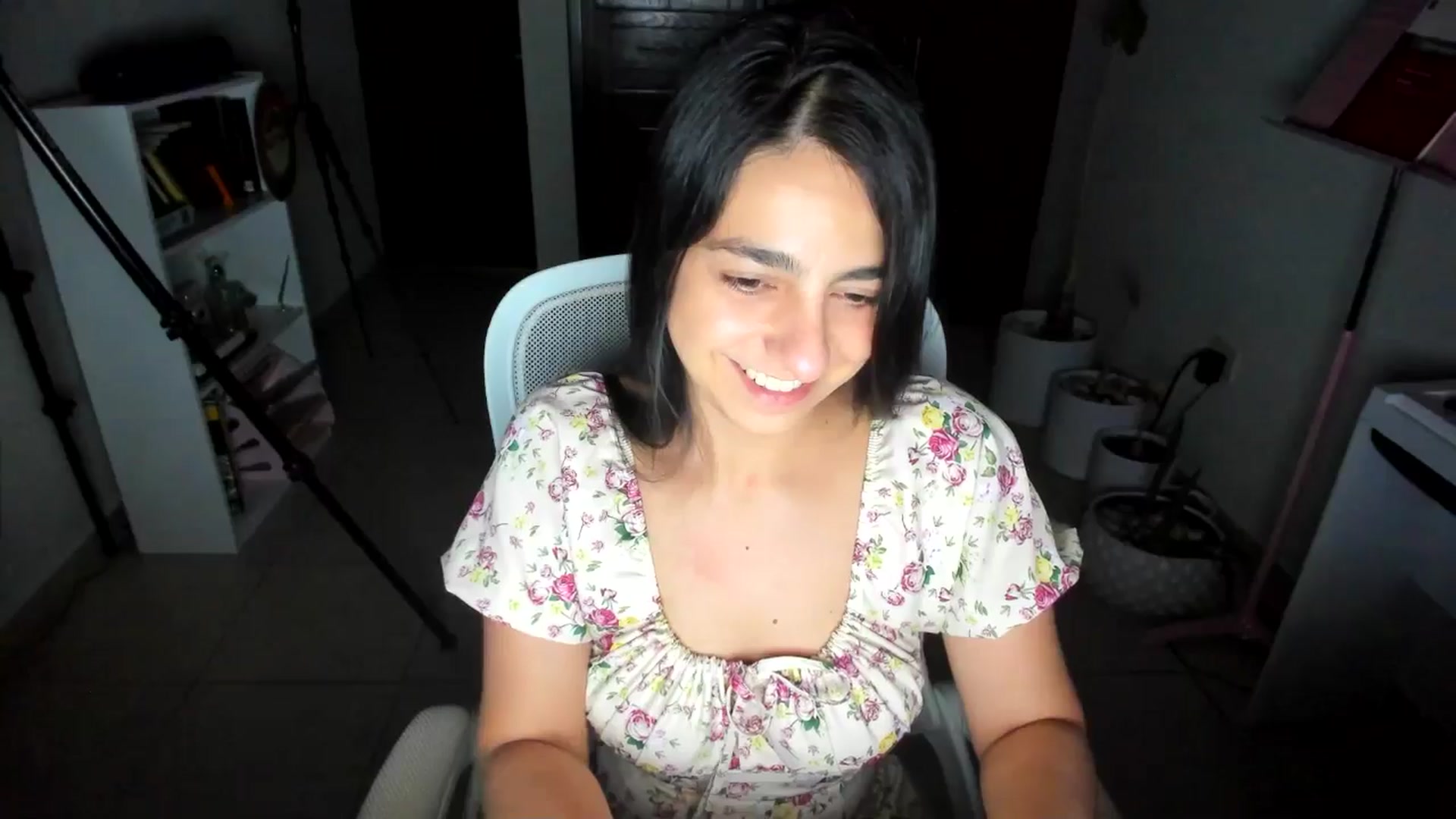 Gallery image thumbnail from anarossanna's myfreecams stream on, 07/04/2025, 03:38 image 15 of 20