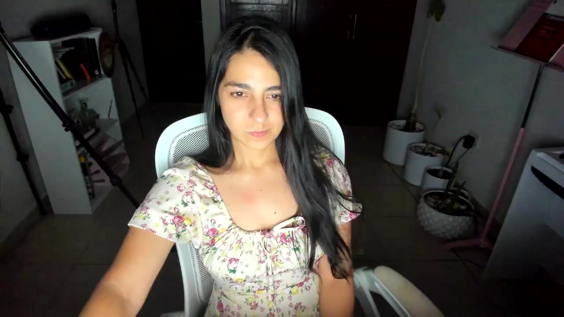 Gallery image thumbnail from anarossanna's myfreecams stream on, 07/04/2025, 03:38 image 12 of 20