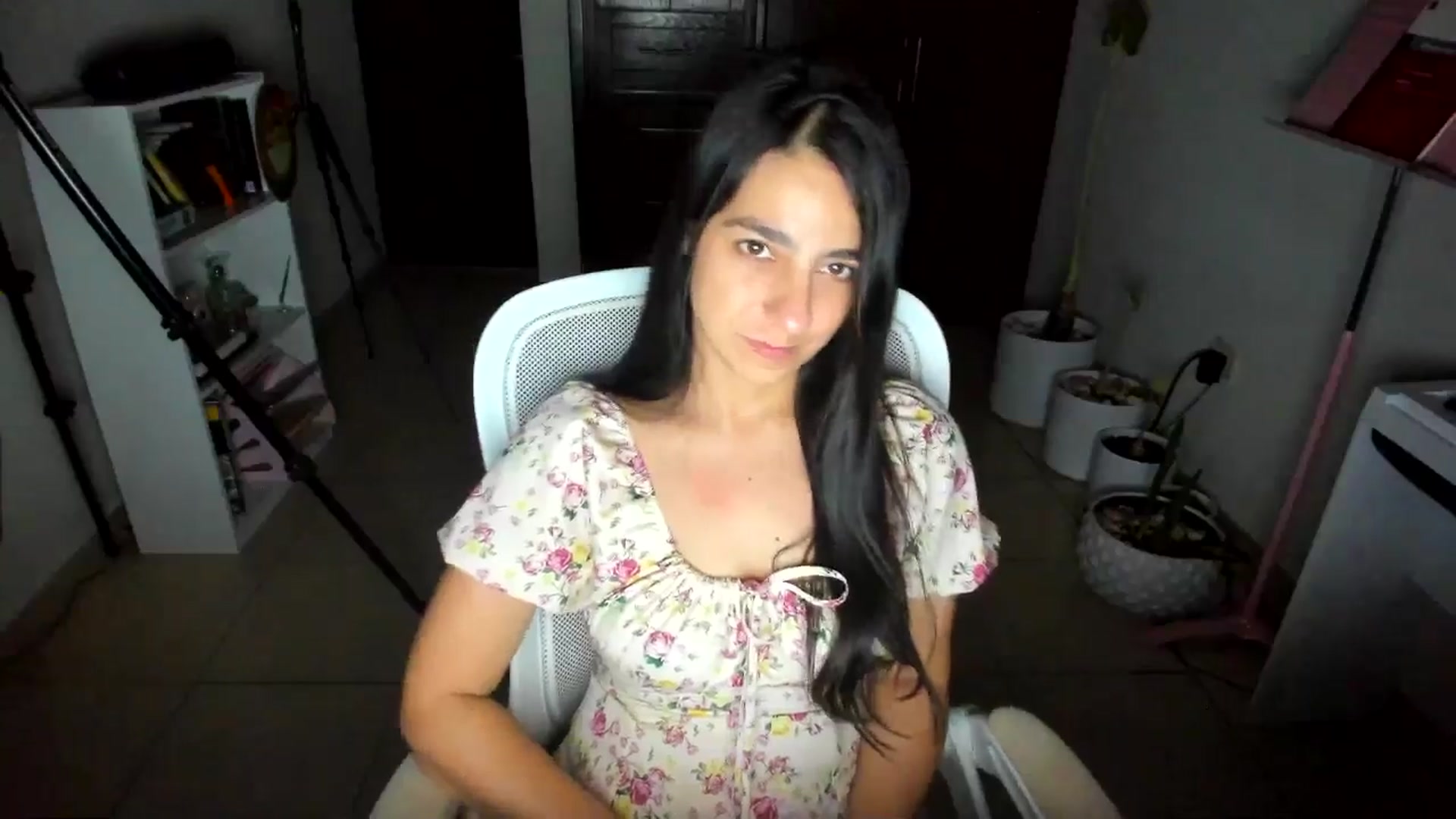 Gallery image thumbnail from anarossanna's myfreecams stream on, 07/04/2025, 03:38 image 13 of 20